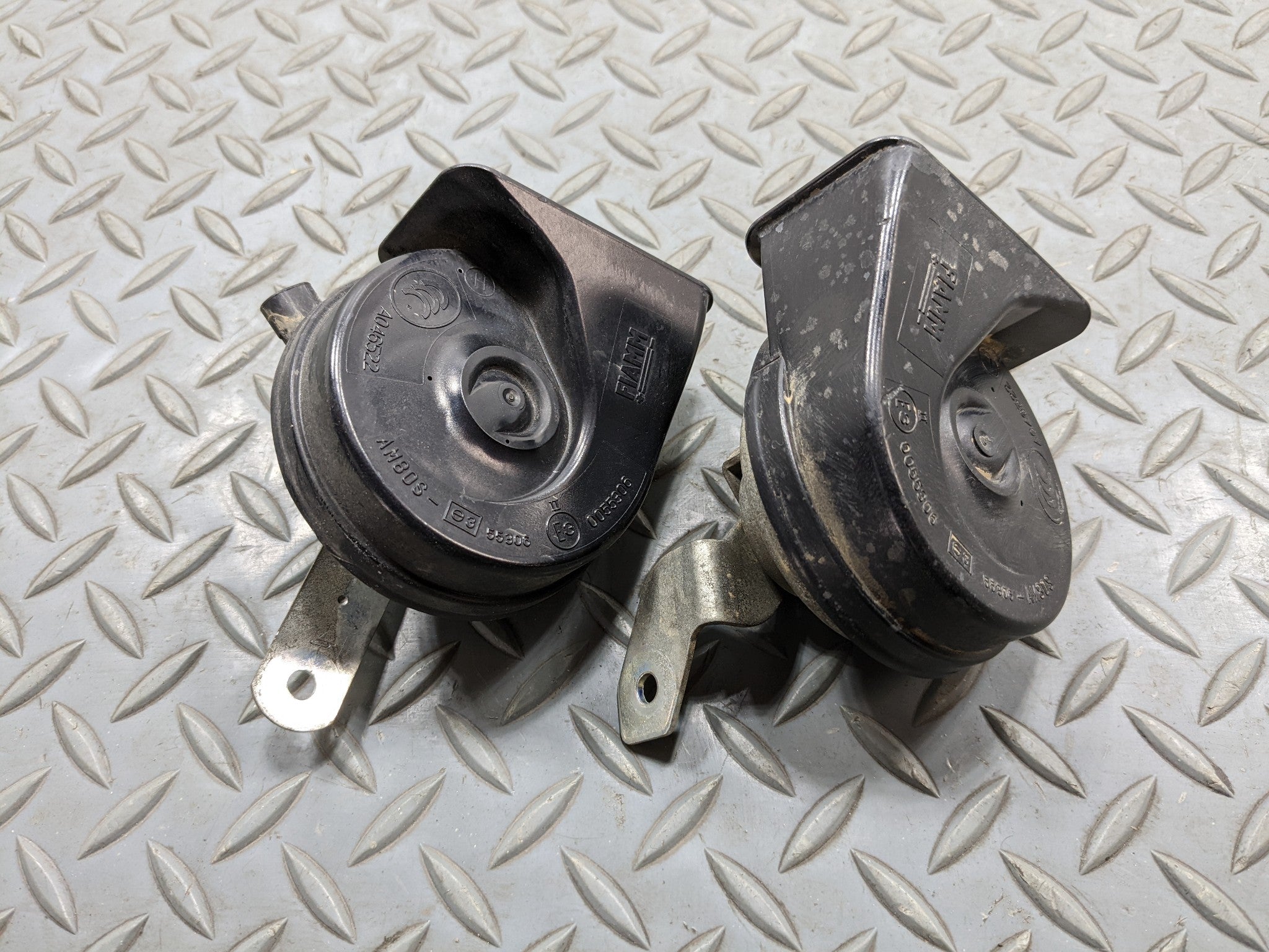 2008 - 2014 MINI COOPER OEM HORN HIGH LOW TONE FREQUENCY PITCH SIGNAL PAIR