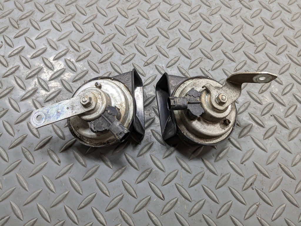 2008 - 2014 MINI COOPER OEM HORN HIGH LOW TONE FREQUENCY PITCH SIGNAL PAIR