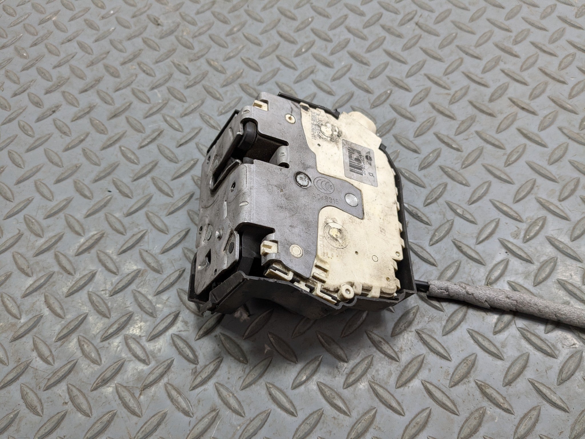 2008 - 2014 MINI COOPER OEM DOOR LATCH LOCK ACTUATOR FRONT RIGHT PASSENGER SIDE