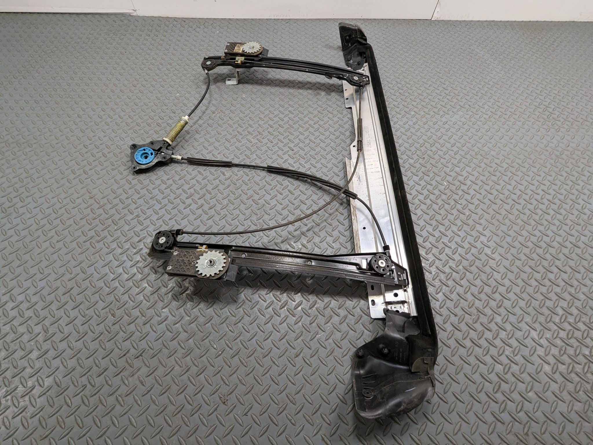 2008 - 2014 MINI COOPER OEM DOOR REGULATOR FRONT LEFT DRIVER SIDE