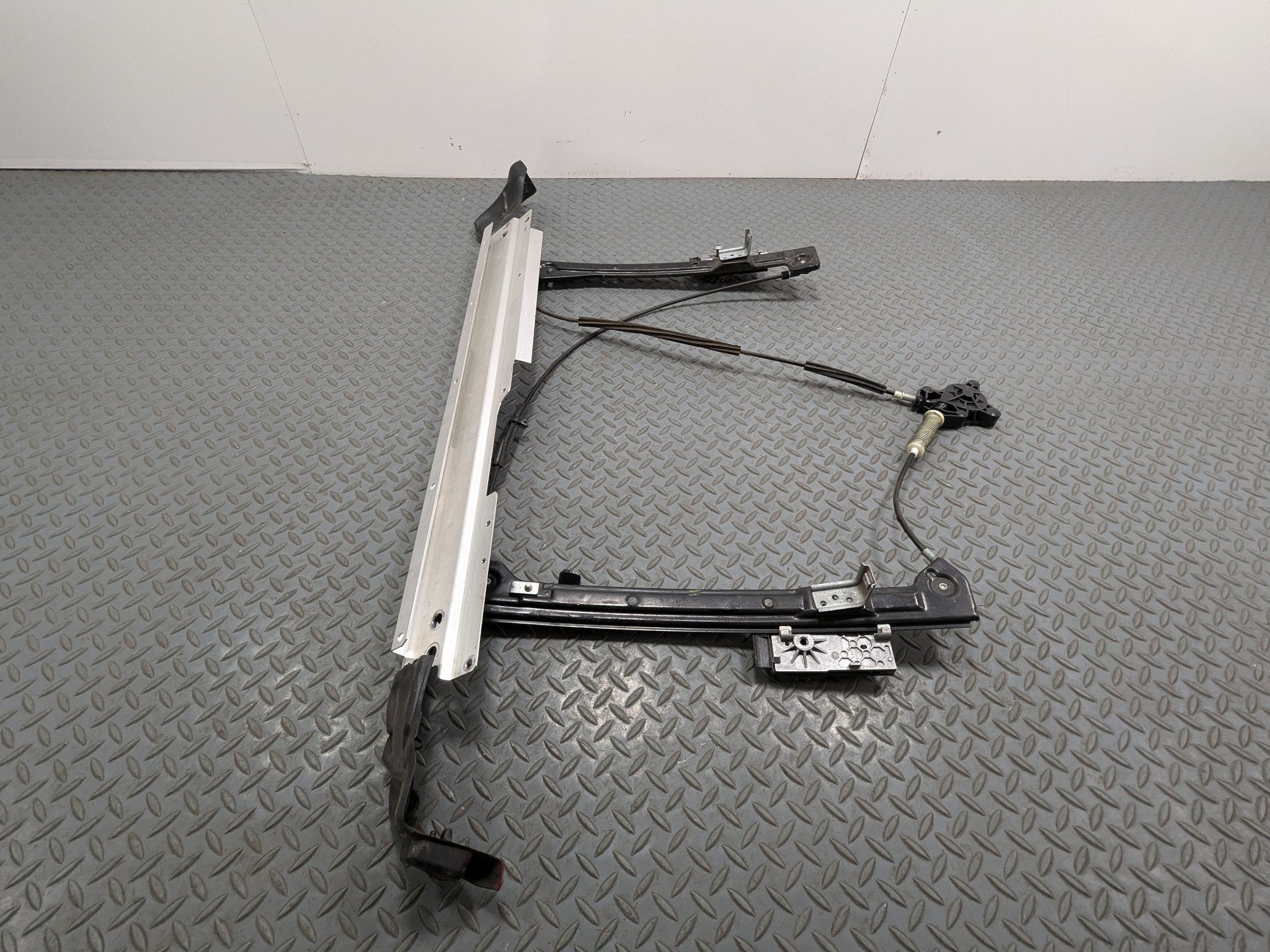 2008 - 2014 MINI COOPER OEM DOOR REGULATOR FRONT RIGHT PASSENGER SIDE