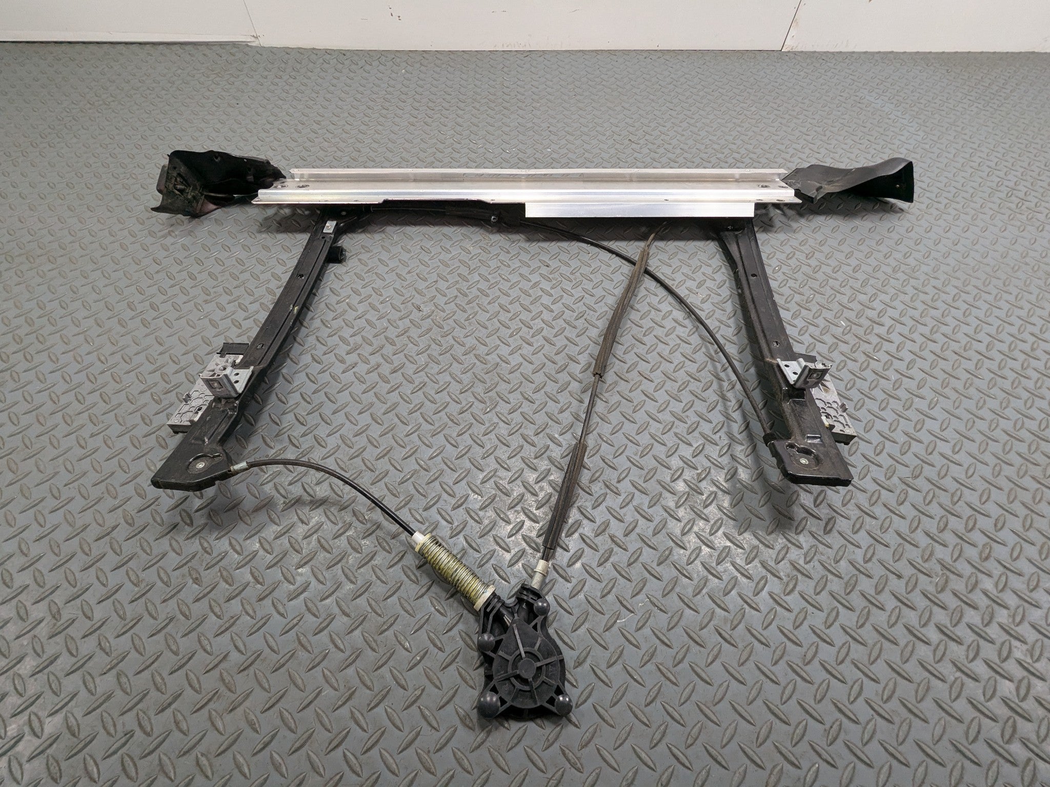 2008 - 2014 MINI COOPER OEM DOOR REGULATOR FRONT RIGHT PASSENGER SIDE