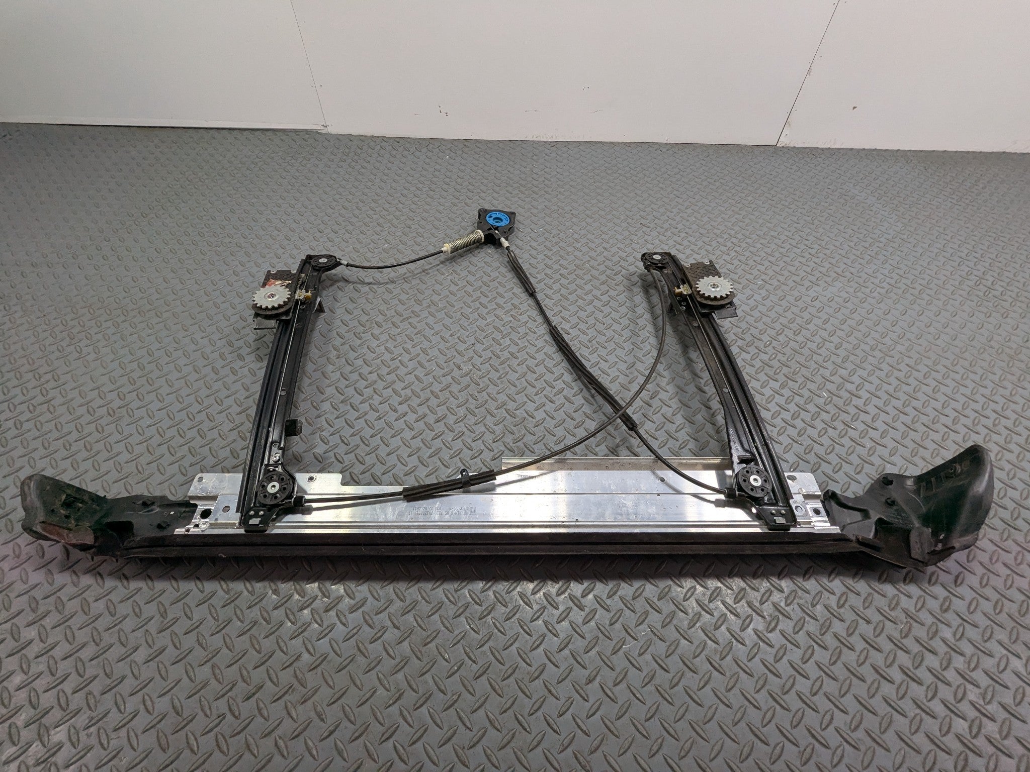 2008 - 2014 MINI COOPER OEM DOOR REGULATOR FRONT RIGHT PASSENGER SIDE