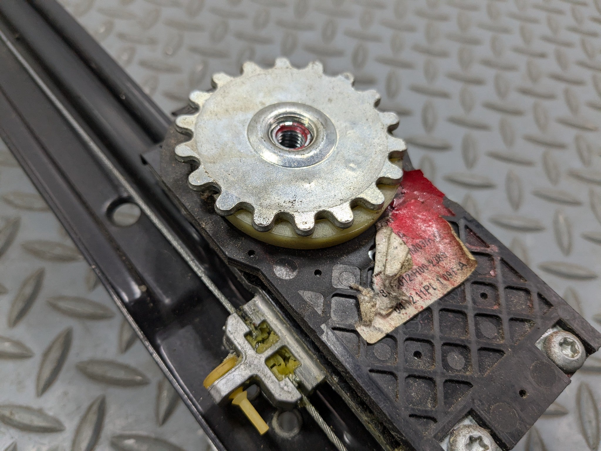 2008 - 2014 MINI COOPER OEM DOOR REGULATOR FRONT RIGHT PASSENGER SIDE