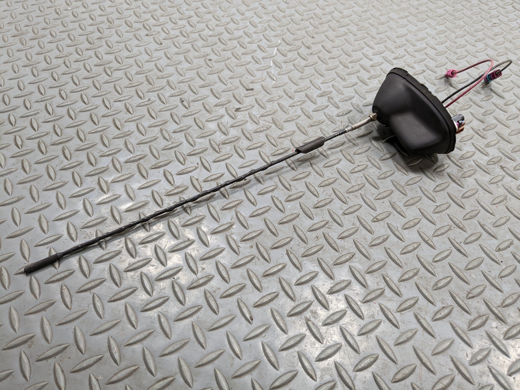 2008 - 2014 MINI COOPER OEM SHARK FIN RADIO ROOF ANTENNA ASSEMBLY BLACK