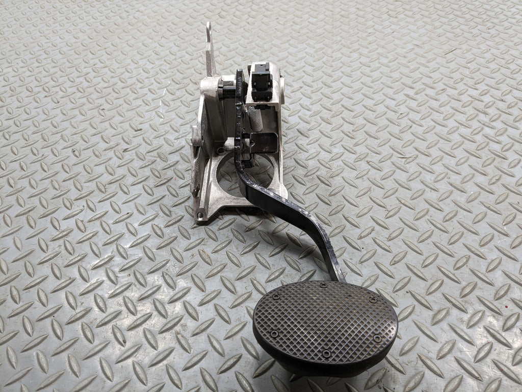 2008 - 2014 MINI COOPER OEM BRAKE PEDAL WITH BRACKET FOOT STOP ASSEMBLY