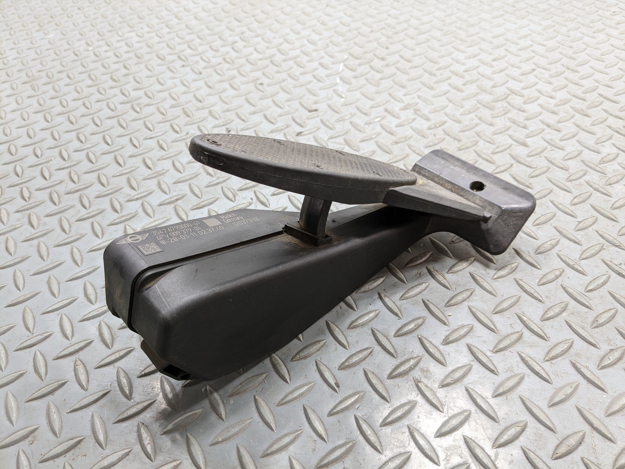 2008 - 2014 MINI COOPER OEM ACCELERATOR THROTTLE PEDAL WITH SENSOR