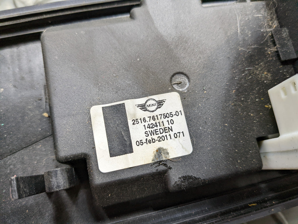 2008 - 2014 MINI COOPER OEM AUTOMATIC TRANSMISSION FLOOR SHIFTER