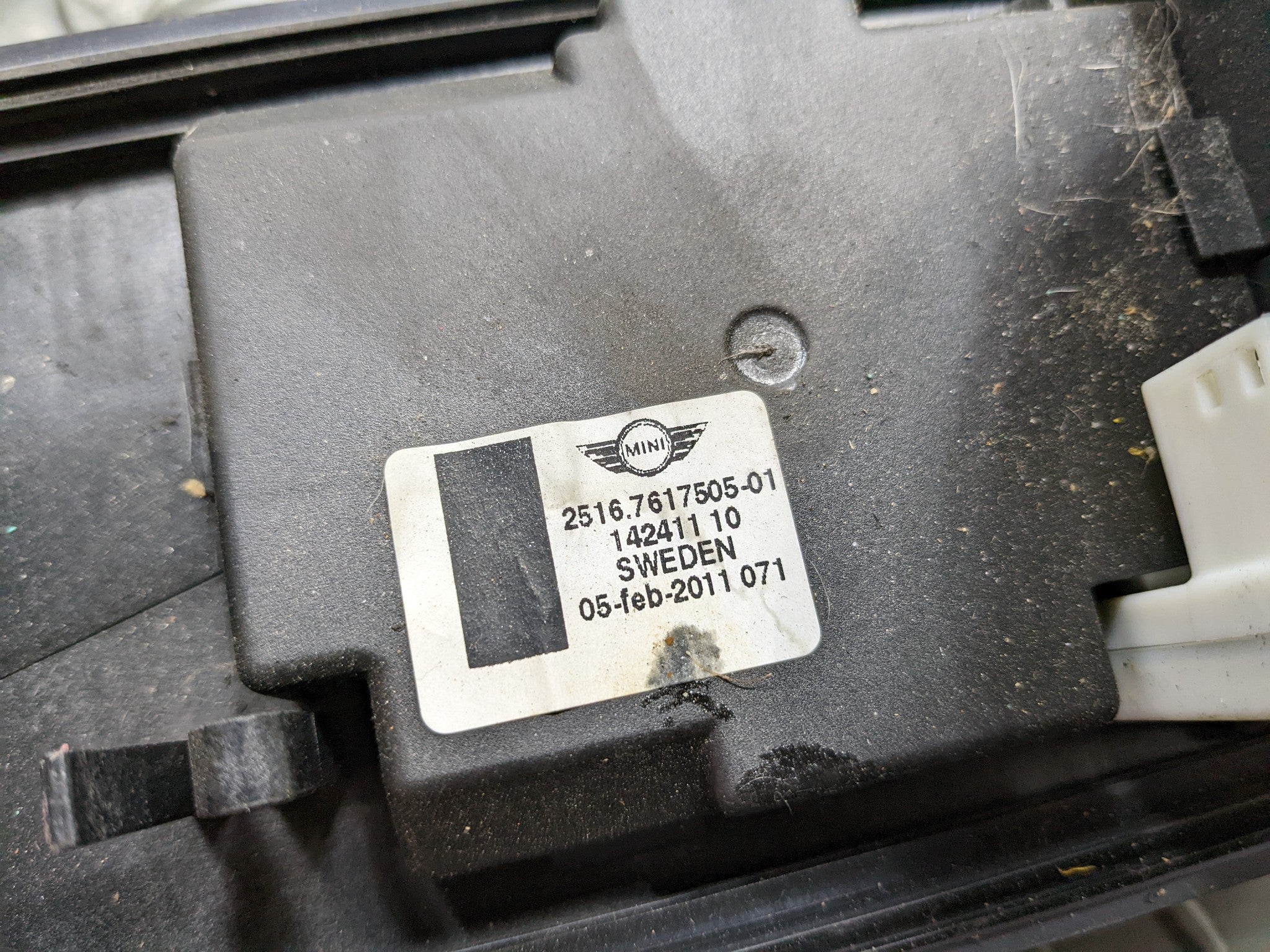 2008 - 2014 MINI COOPER OEM AUTOMATIC TRANSMISSION FLOOR SHIFTER