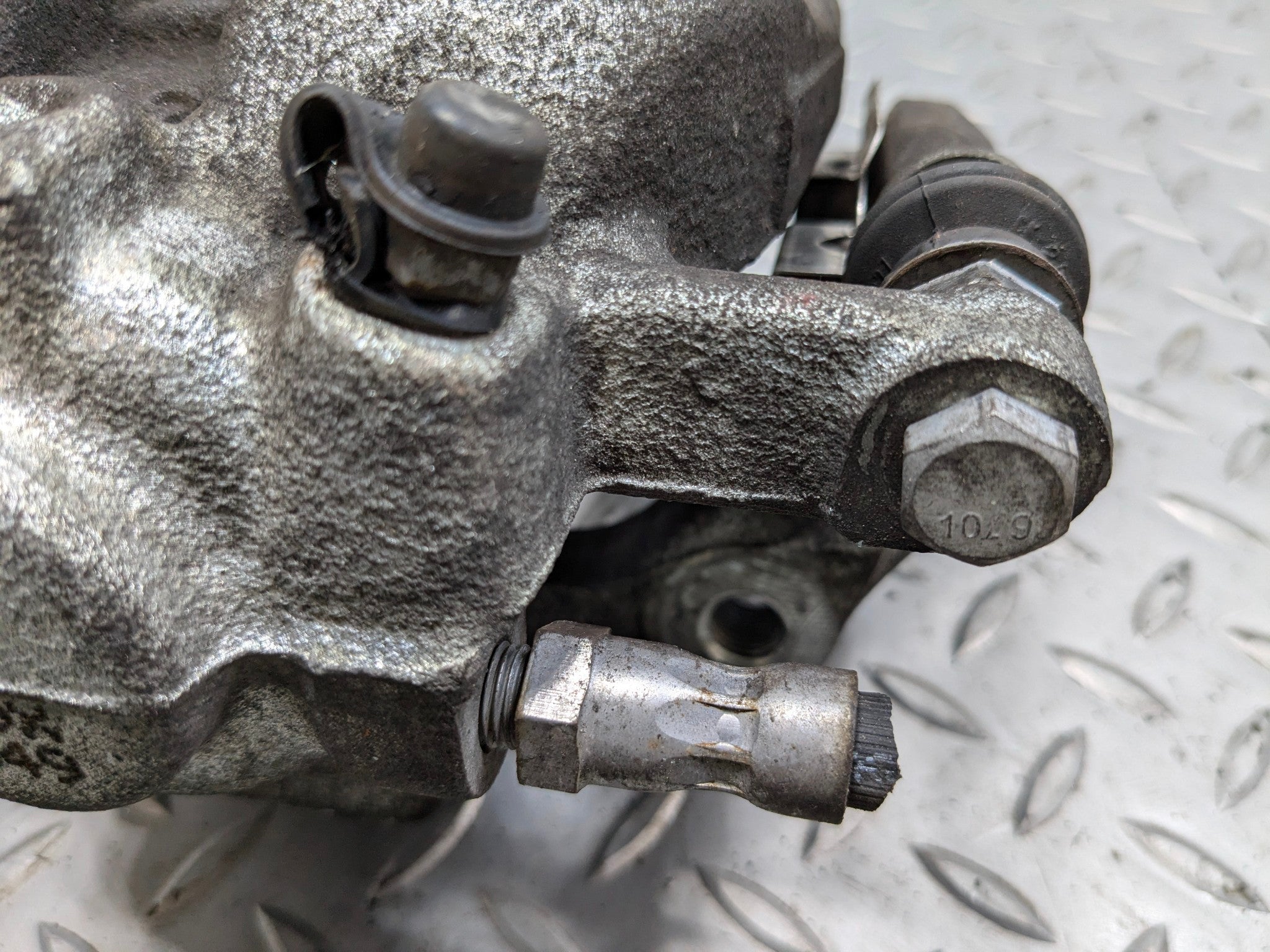 2008 - 2014 MINI COOPER OEM BRAKE CALIPER FRONT RIGHT PASSENGER SIDE