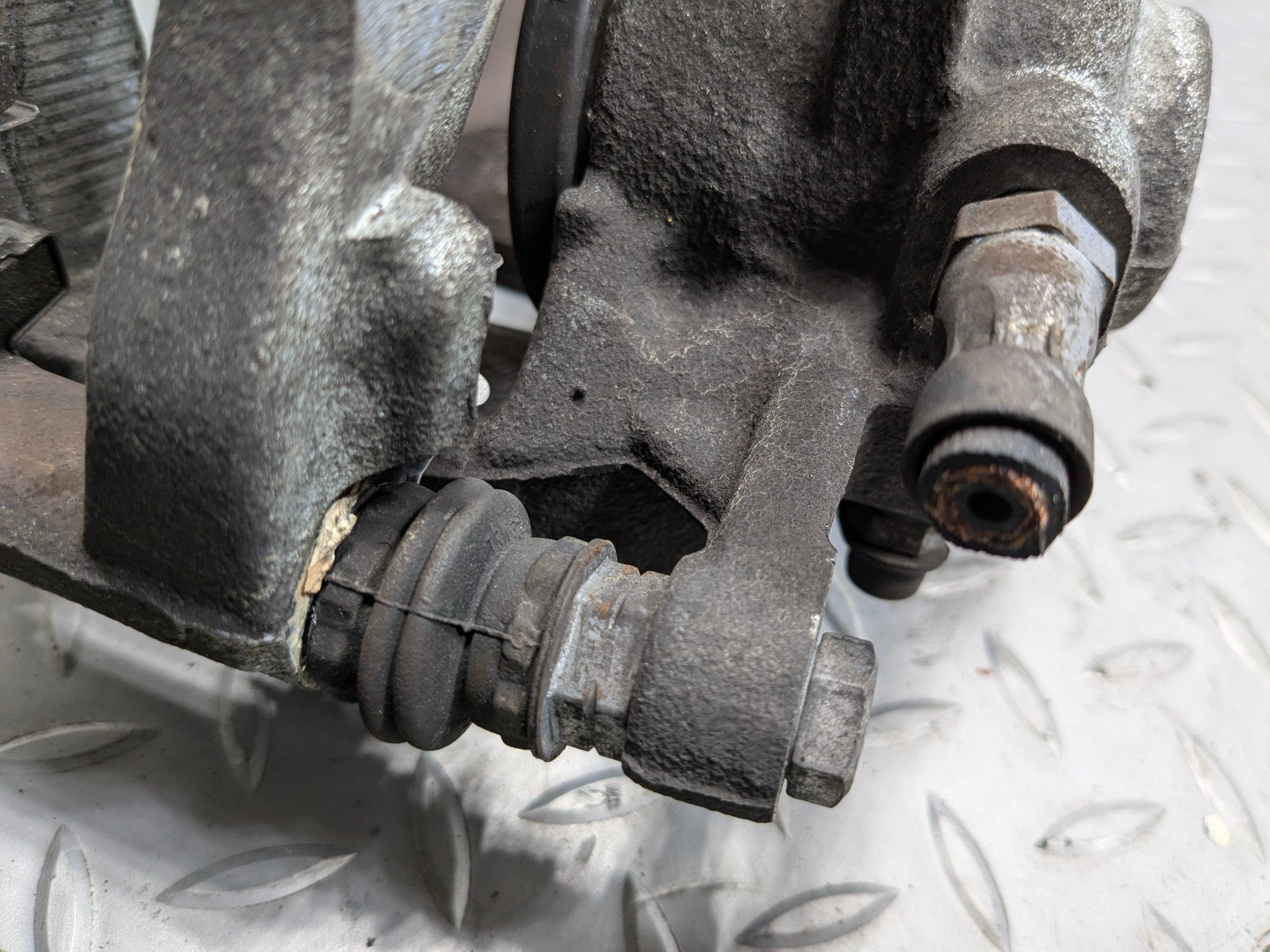 2008 - 2014 MINI COOPER OEM BRAKE CALIPER FRONT RIGHT PASSENGER SIDE