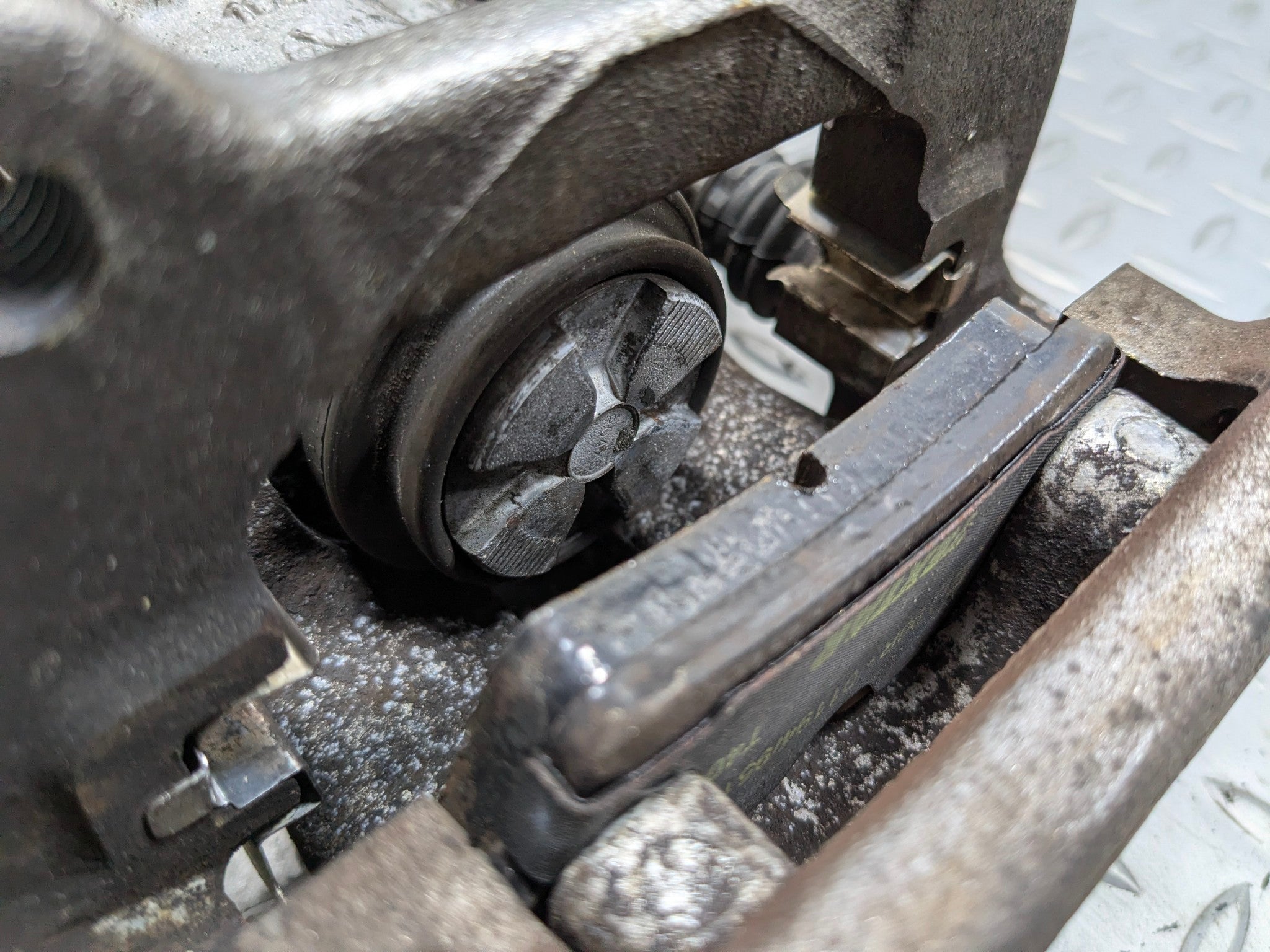 2008 - 2014 MINI COOPER OEM BRAKE CALIPER REAR LEFT DRIVER SIDE