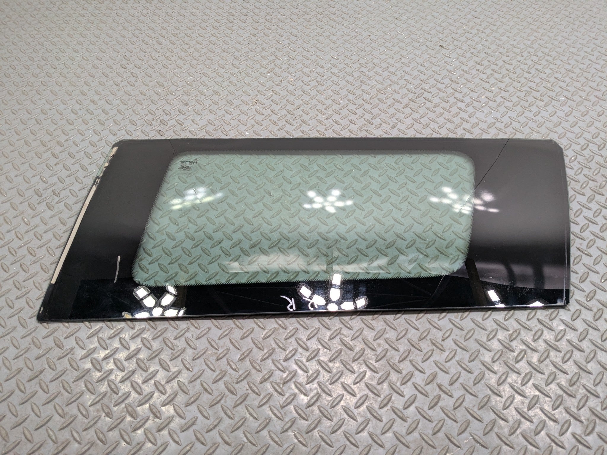 2008 - 2014 MINI COOPER OEM QUARTER WINDOW GLASS REAR RIGHT PASSENGER SIDE