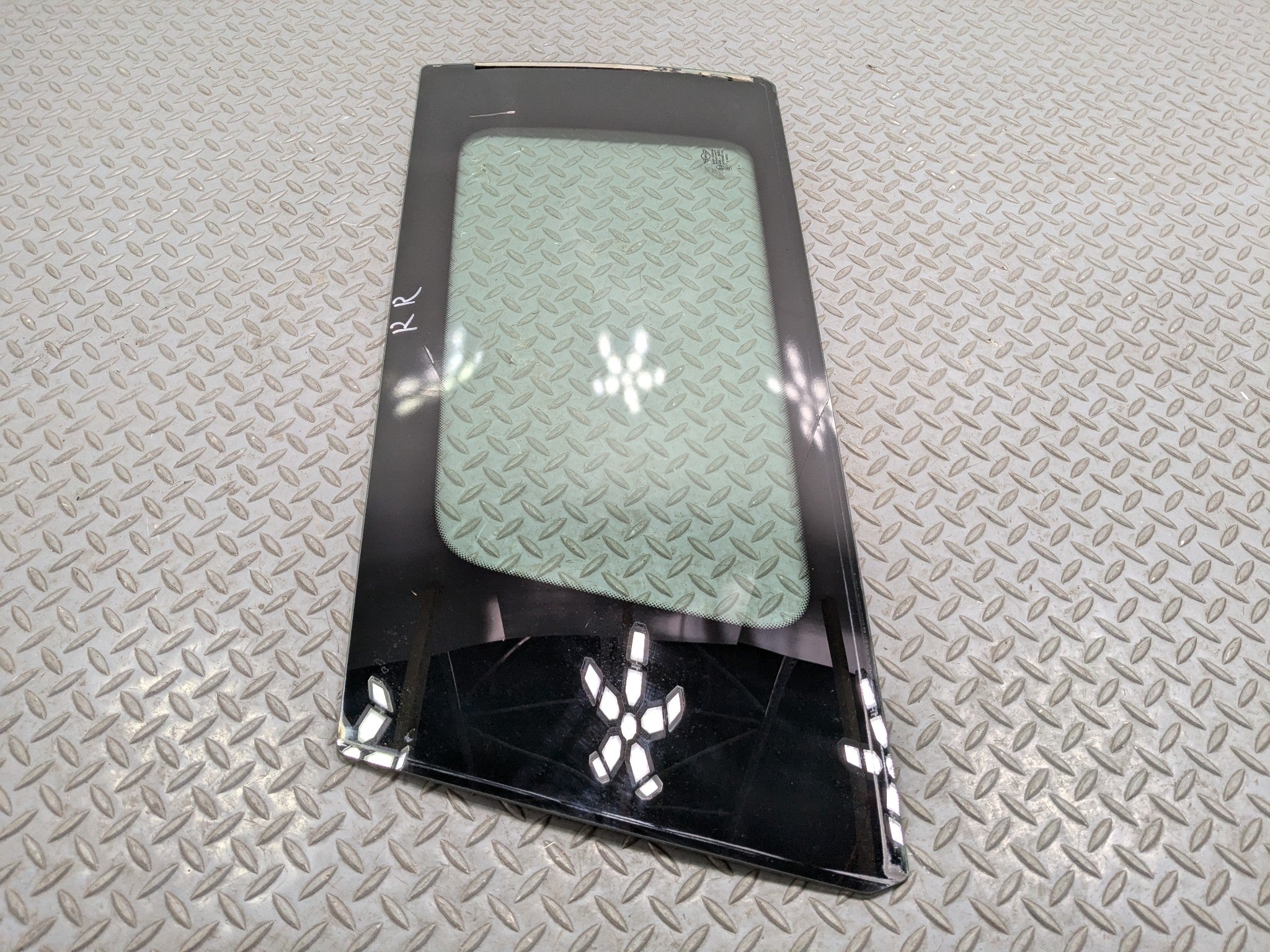 2008 - 2014 MINI COOPER OEM QUARTER WINDOW GLASS REAR RIGHT PASSENGER SIDE