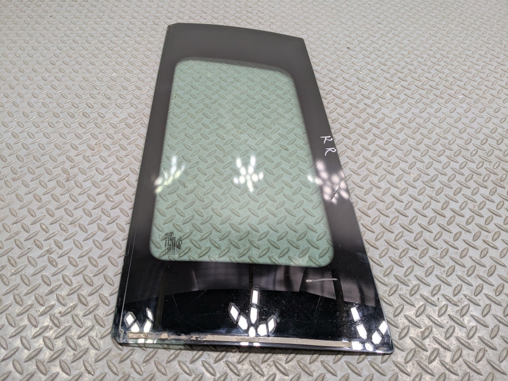 2008 - 2014 MINI COOPER OEM QUARTER WINDOW GLASS REAR RIGHT PASSENGER SIDE