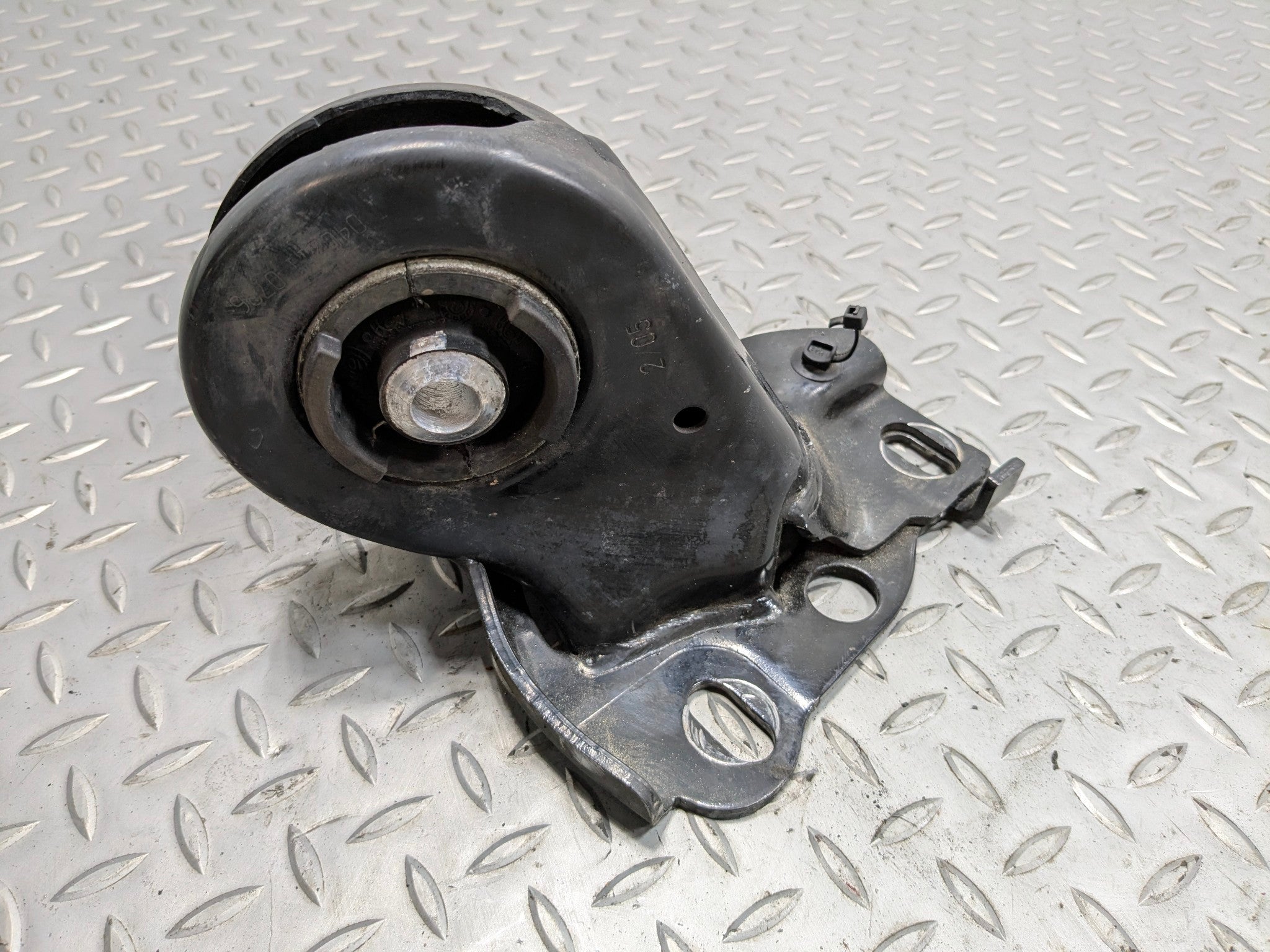 2008 - 2014 MINI COOPER OEM LOWER TRAILING ARM BRACKET BUSHING REAR RIGHT SIDE