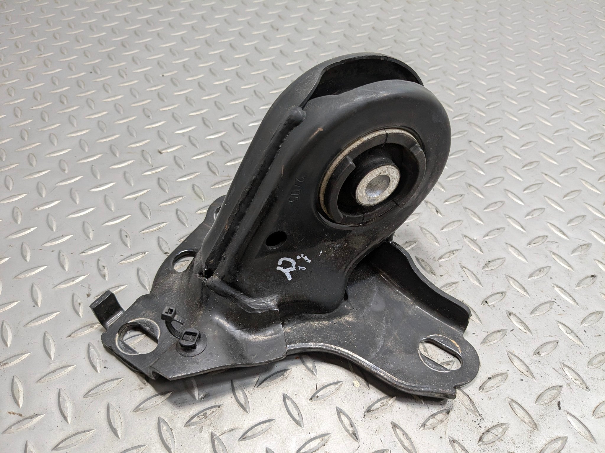 2008 - 2014 MINI COOPER OEM LOWER TRAILING ARM BRACKET BUSHING REAR RIGHT SIDE