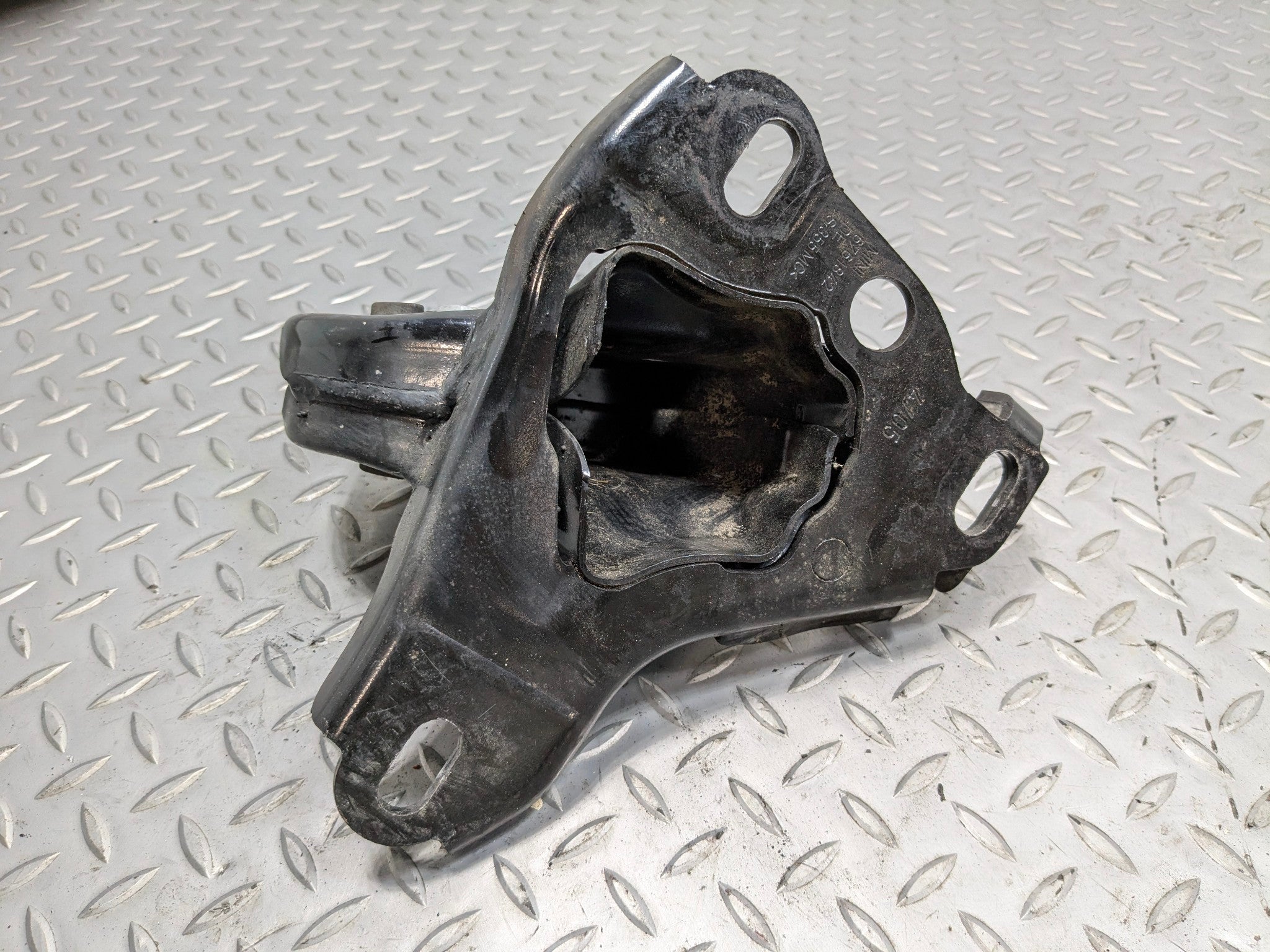 2008 - 2014 MINI COOPER OEM LOWER TRAILING ARM BRACKET BUSHING REAR RIGHT SIDE