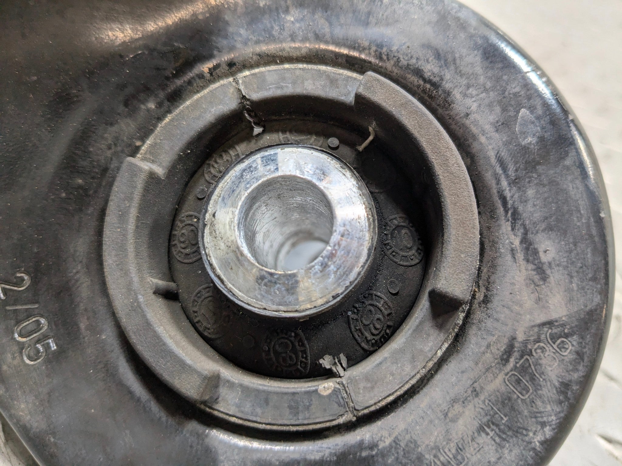 2008 - 2014 MINI COOPER OEM LOWER TRAILING ARM BRACKET BUSHING REAR RIGHT SIDE