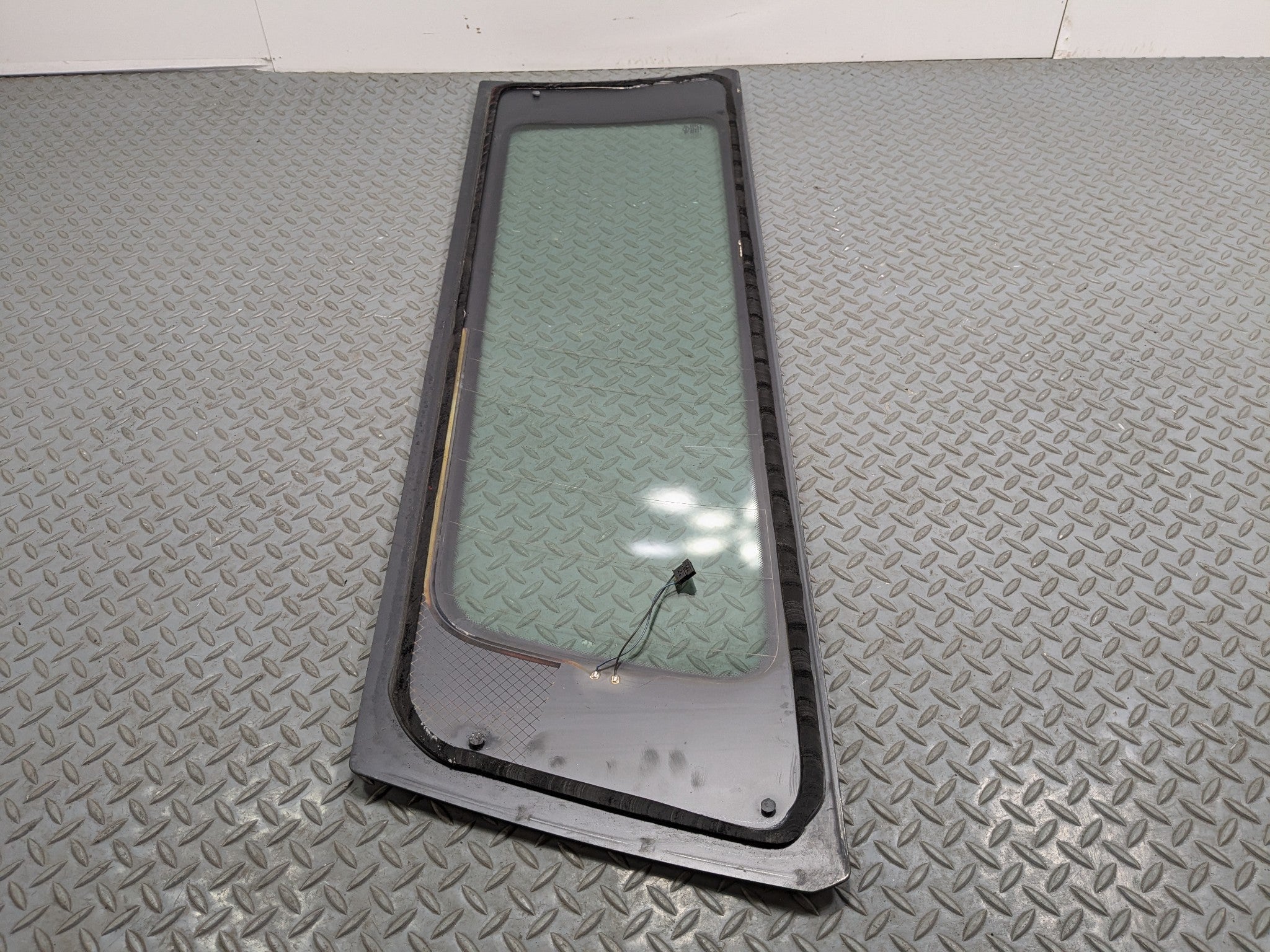 2008 - 2014 MINI COOPER OEM QUARTER WINDOW GLASS REAR LEFT DRIVER SIDE
