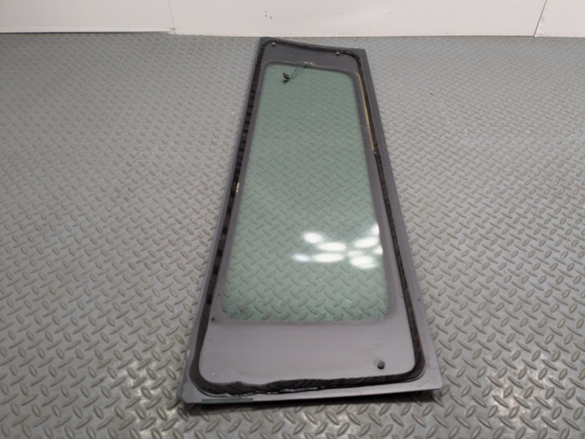 2008 - 2014 MINI COOPER OEM QUARTER WINDOW GLASS REAR LEFT DRIVER SIDE