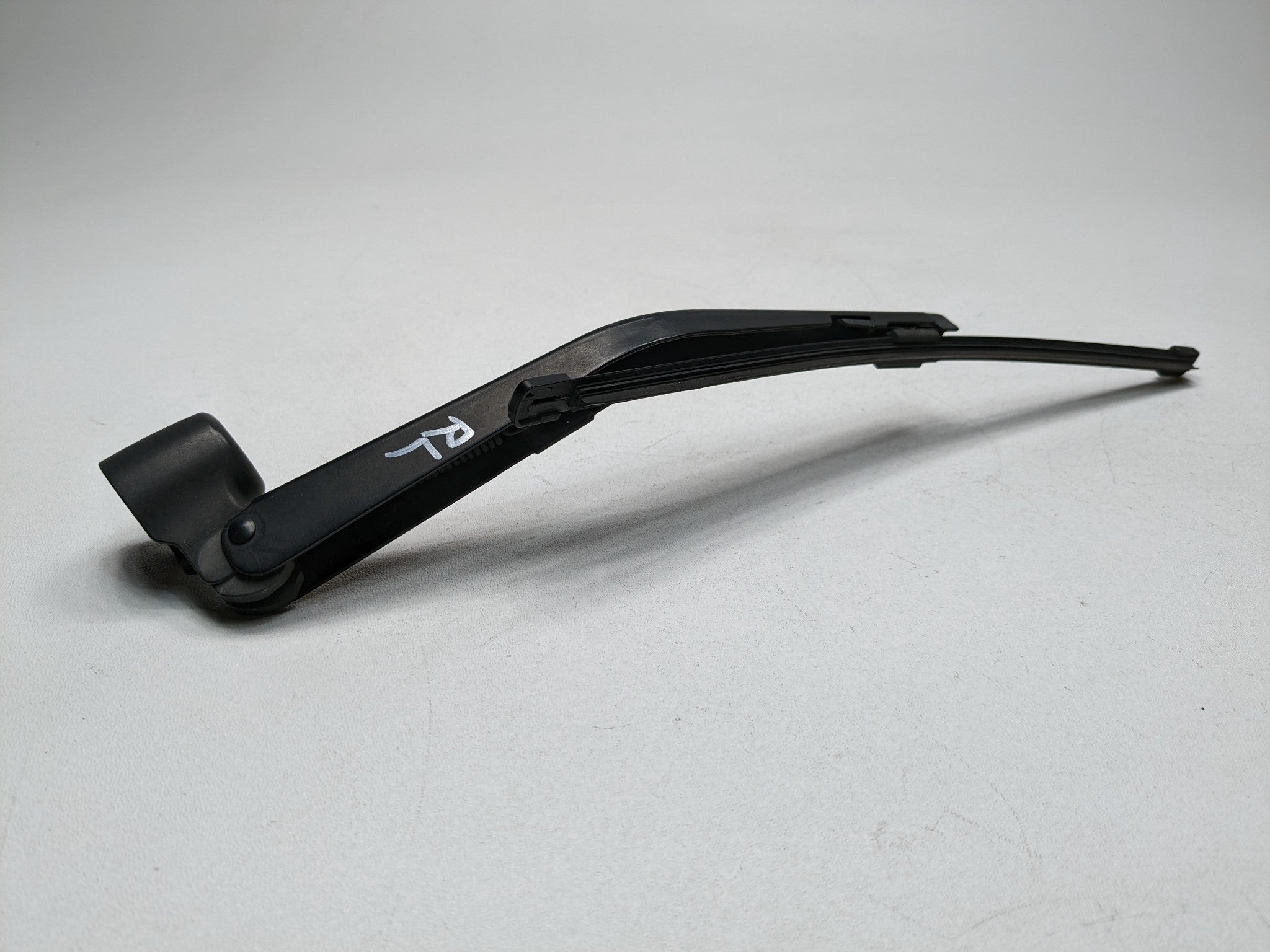 08 - 14 MINI COOPER OEM TAILGATE WINDSHIELD WIPER ARM WITH BLADE REAR LEFT SIDE