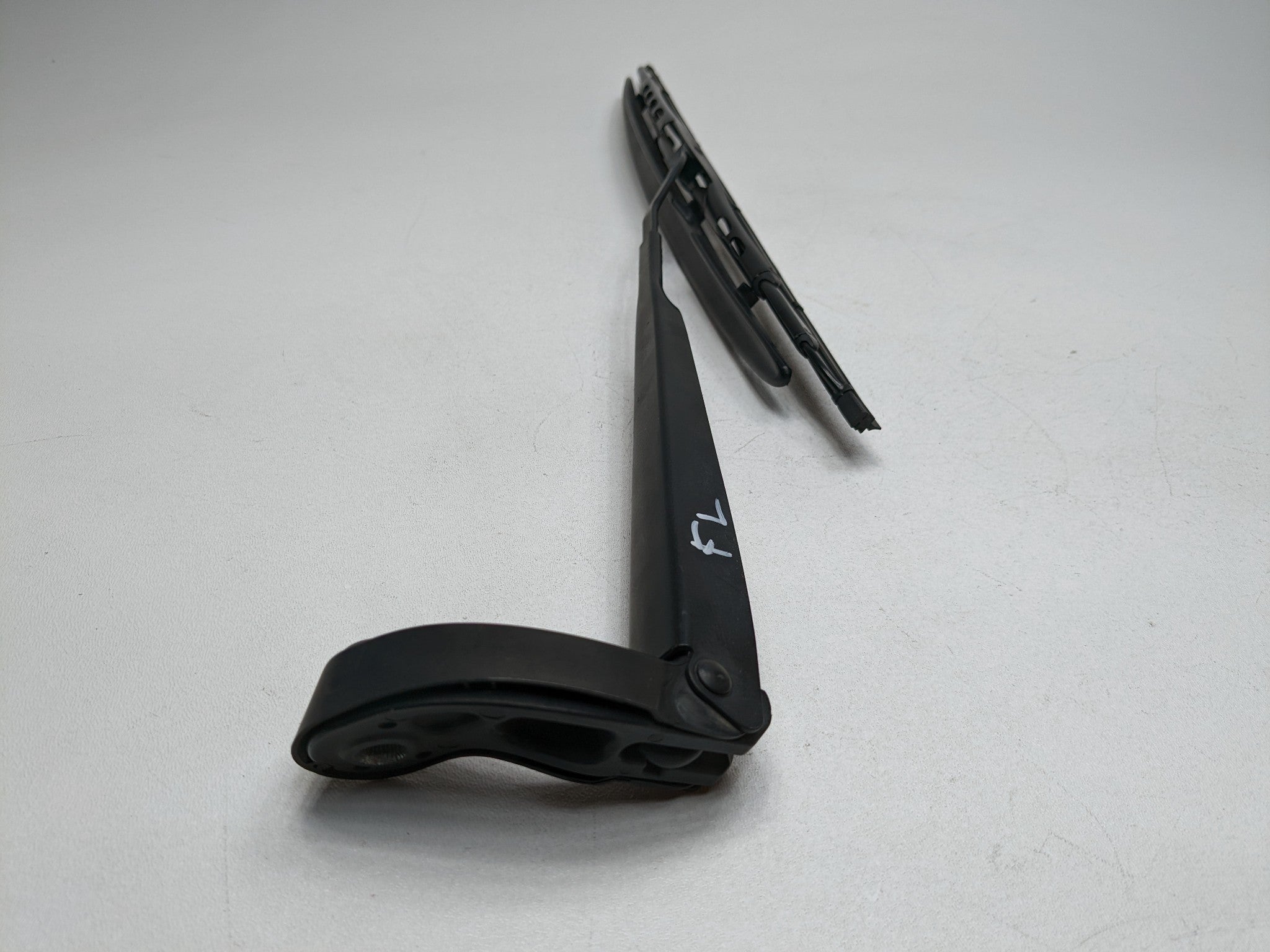 2008 - 2014 MINI COOPER OEM WINDSHIELD WIPER ARM WITH BLADE FRONT LEFT SIDE