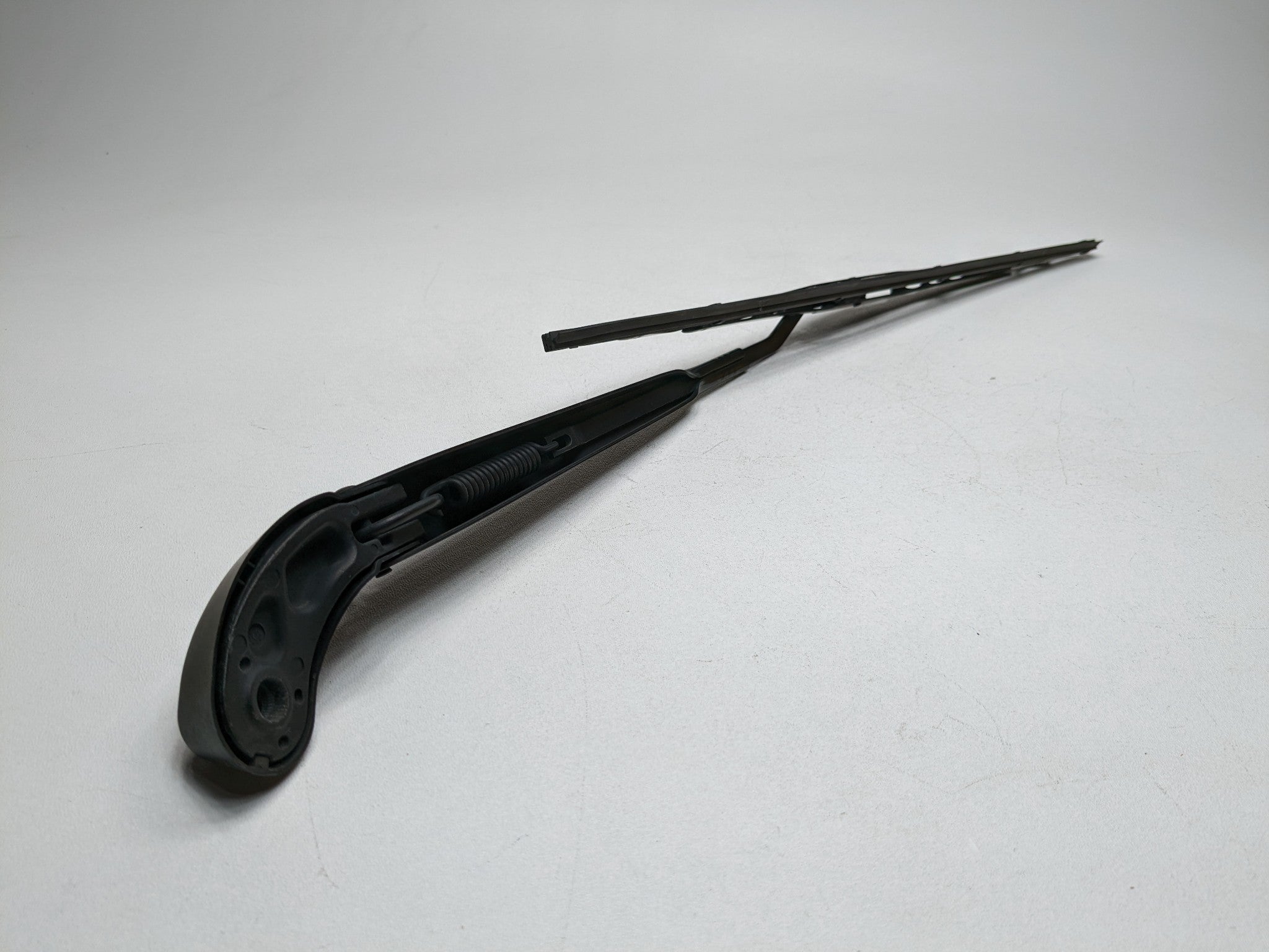 2008 - 2014 MINI COOPER OEM WINDSHIELD WIPER ARM WITH BLADE FRONT RIGHT SIDE