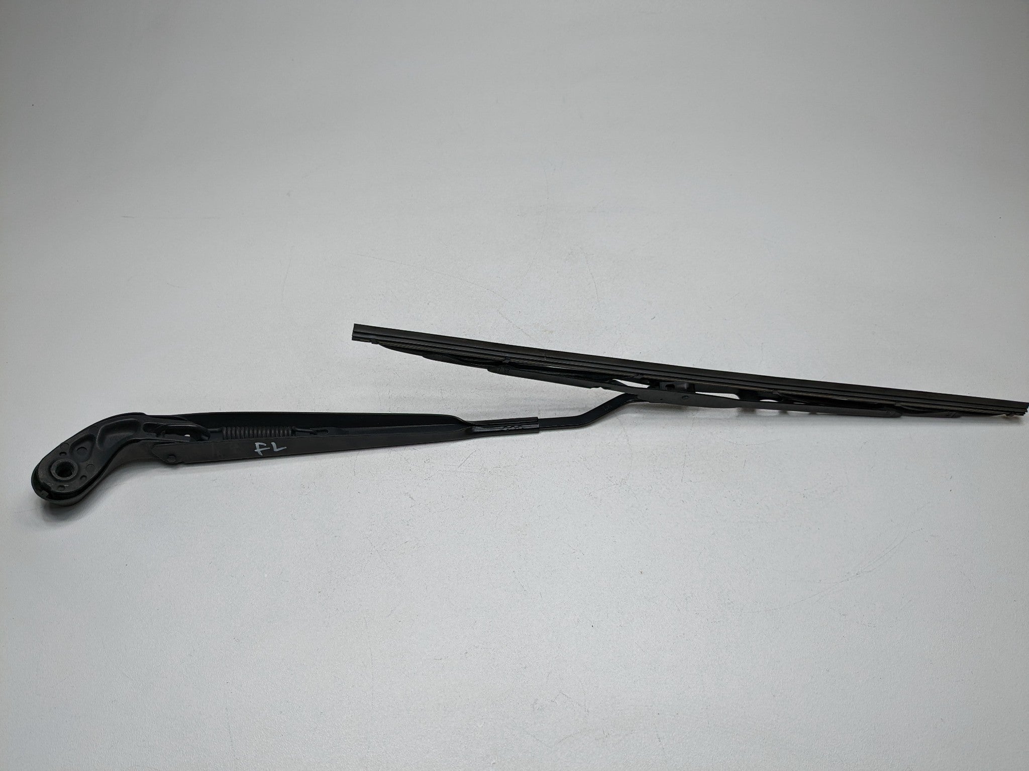 2008 - 2014 MINI COOPER OEM WINDSHIELD WIPER ARM WITH BLADE FRONT RIGHT SIDE