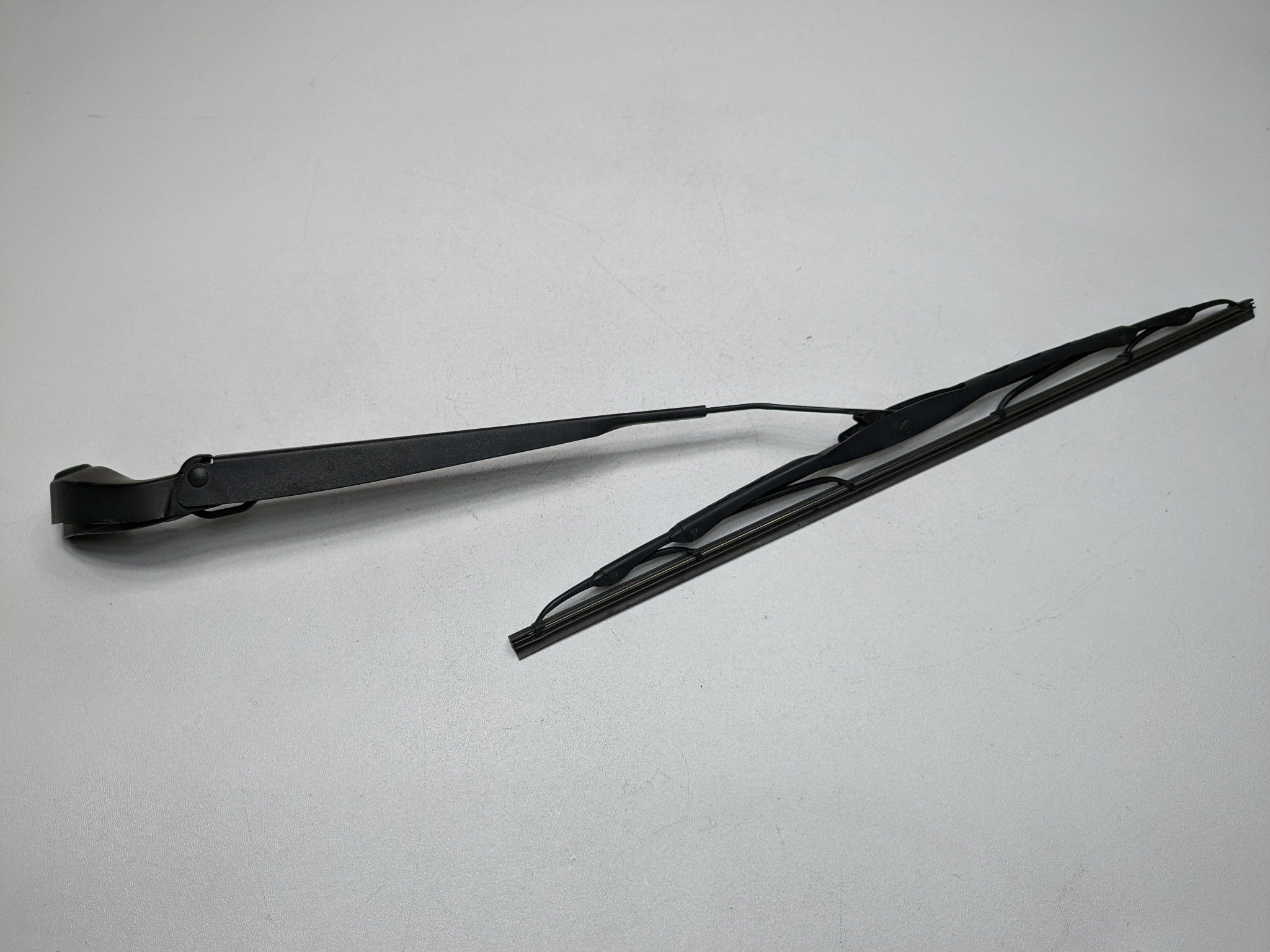 2008 - 2014 MINI COOPER OEM WINDSHIELD WIPER ARM WITH BLADE FRONT RIGHT SIDE