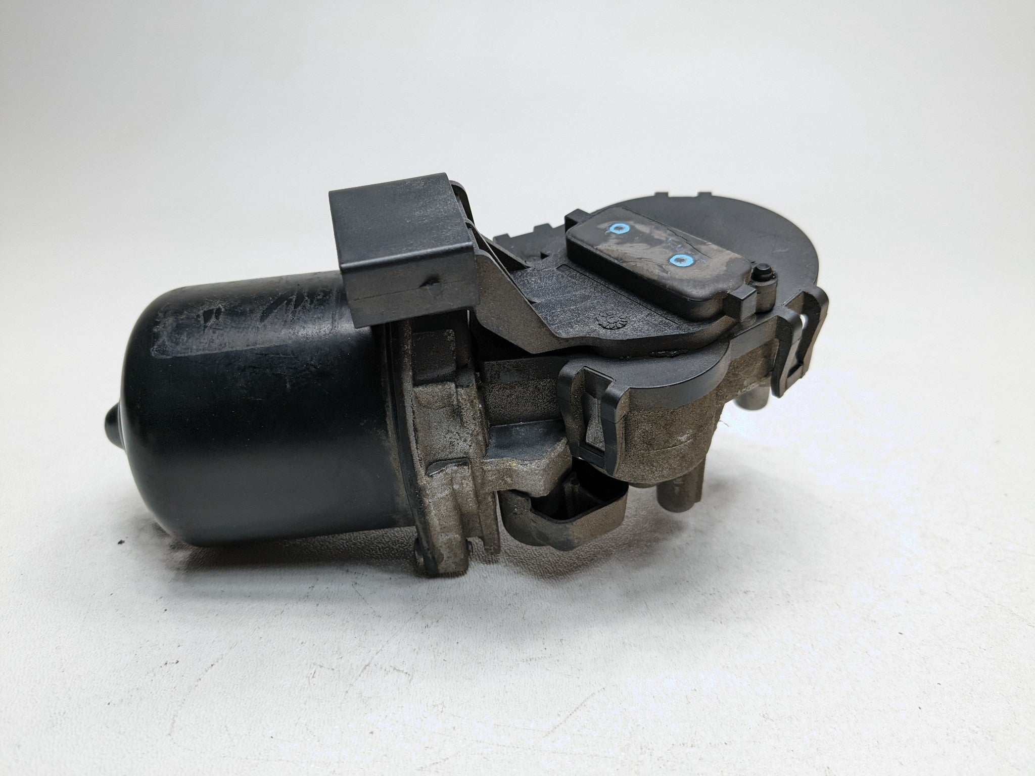 2008 - 2014 MINI COOPER OEM WINDSHIELD WIPER MOTOR ASSEMBLY FRONT SIDE