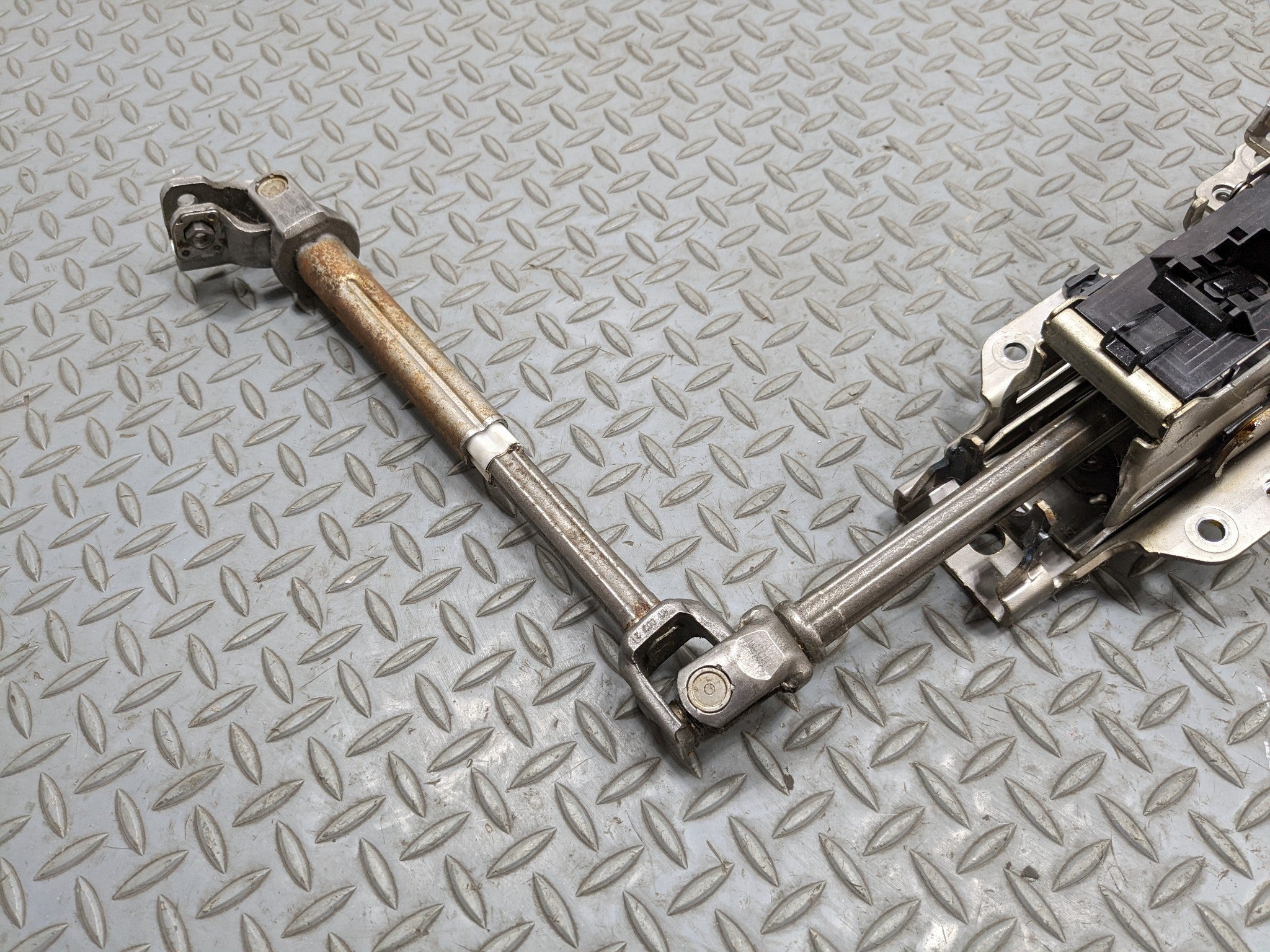 2008 - 2014 MINI COOPER OEM STEERING COLUMN WITH SHAFT POWER ADJUSTMENT