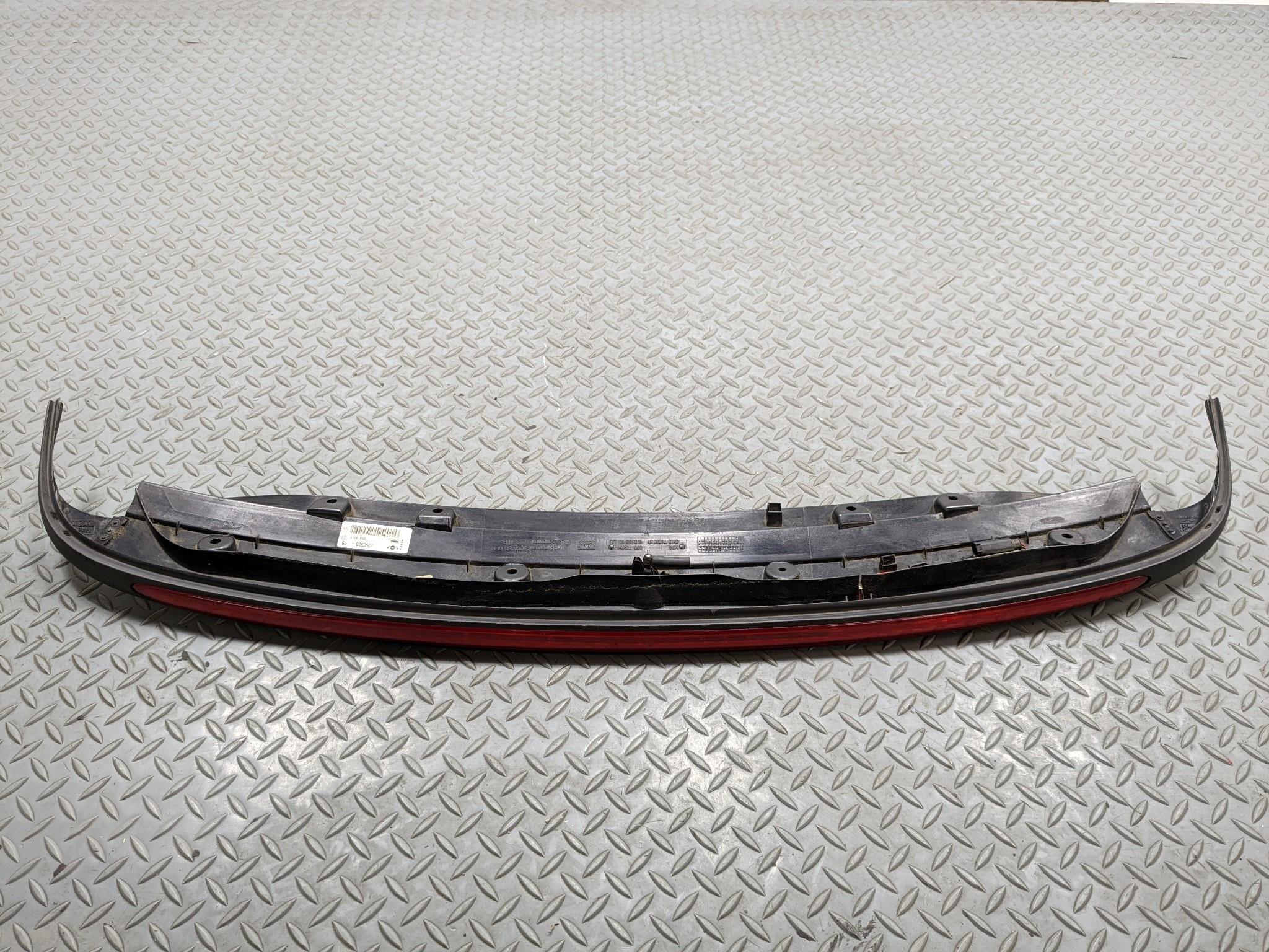 2008 - 2014 MINI COOPER OEM THIRD BRAKE LIGHT AVOIDANCE HIGH MOUNT REAR CENTER