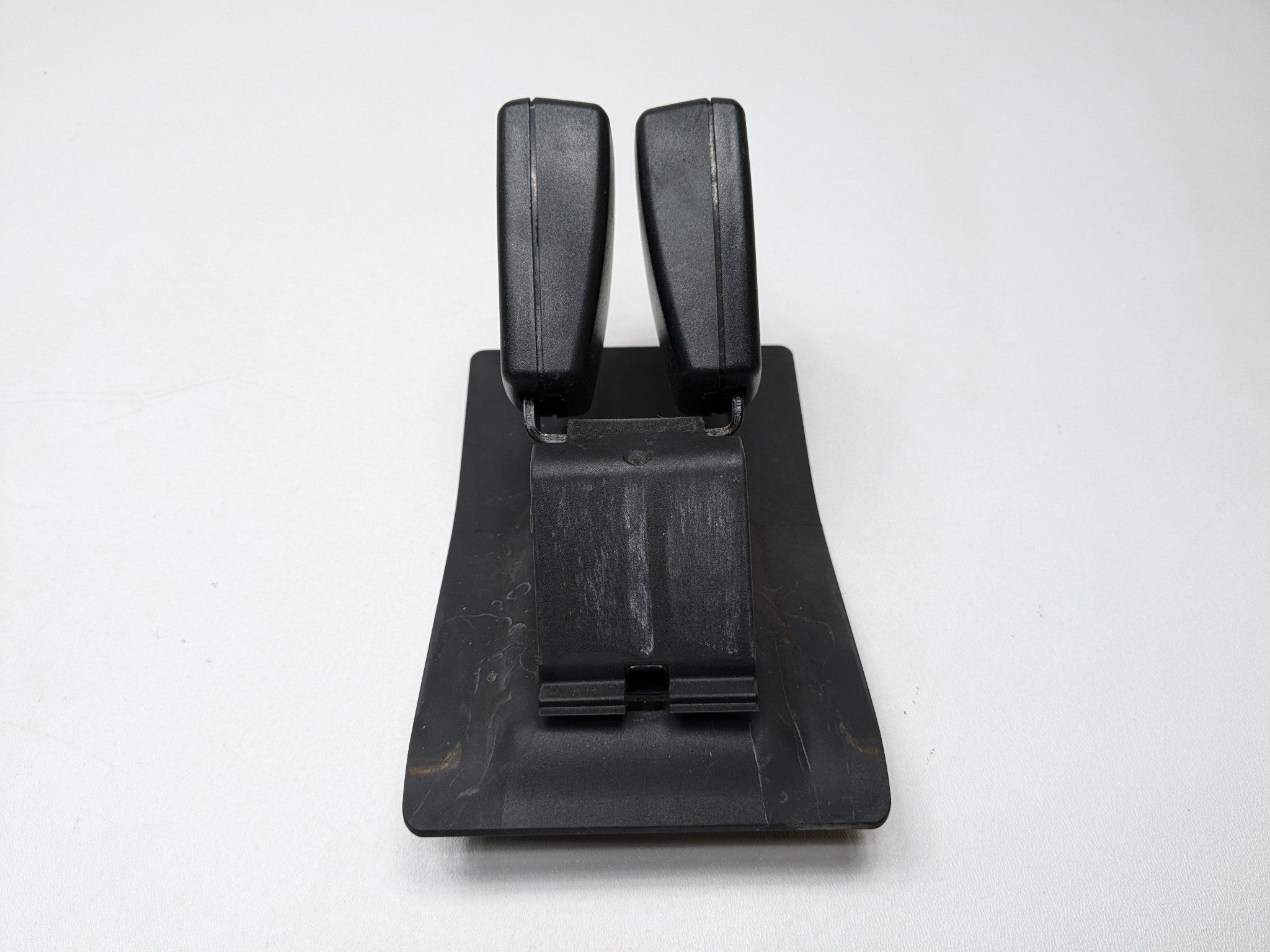 2008 - 2014 MINI COOPER OEM SEAT BELT DOUBLE BUCKLE REAR CENTER