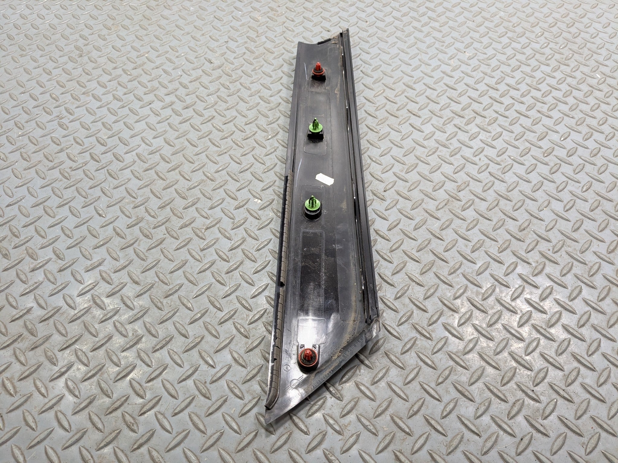 2008 - 2014 MINI COOPER OEM WINDSHIELD PANEL A PILLAR FRONT RIGHT PASSENGER SIDE