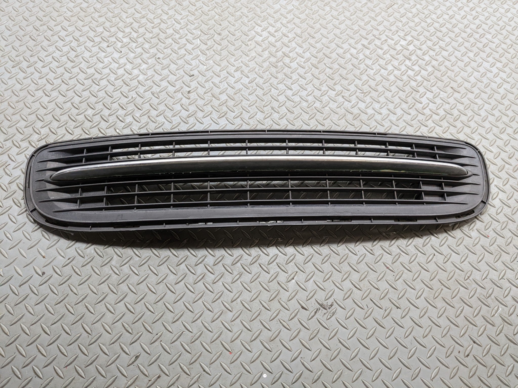 2008 - 2014 MINI COOPER OEM LOWER GRILLE FRONT BUMPER MOUNTED ASSEMBLY