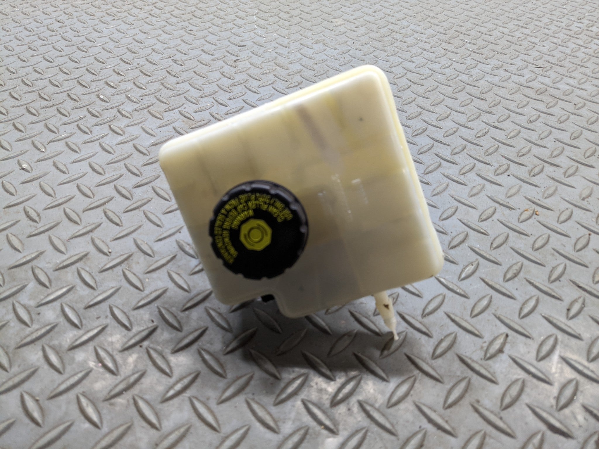 2008 - 2014 MINI COOPER OEM BRAKE MASTER CYLINDER WITH RESERVOIR ASSEMBLY