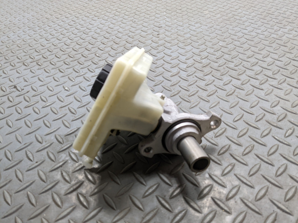 2008 - 2014 MINI COOPER OEM BRAKE MASTER CYLINDER WITH RESERVOIR ASSEMBLY