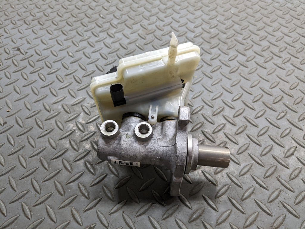 2008 - 2014 MINI COOPER OEM BRAKE MASTER CYLINDER WITH RESERVOIR ASSEMBLY