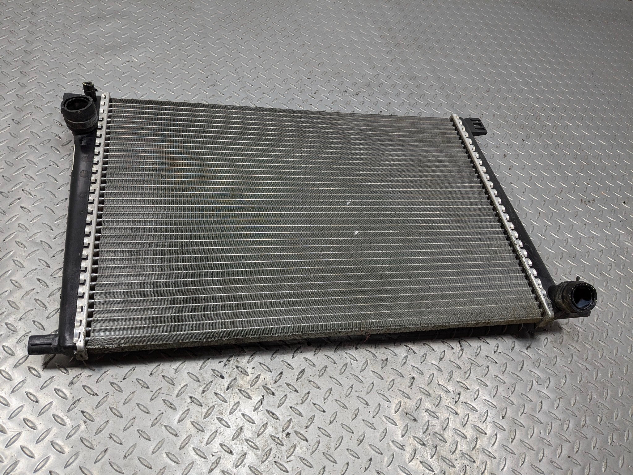 2008 - 2014 MINI COOPER OEM ENGINE RADIATOR MOTOR COOLING ASSEMBLY