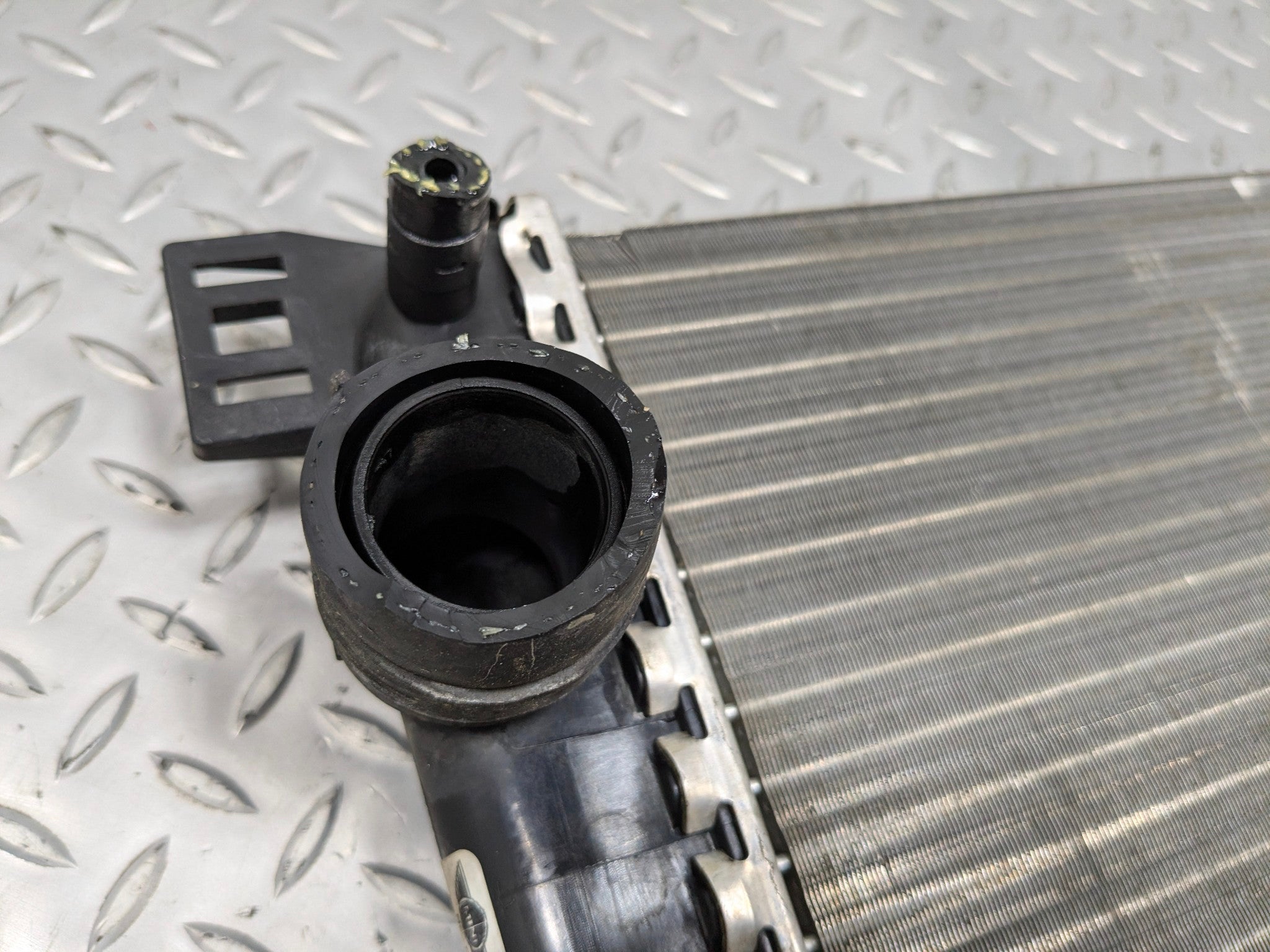 2008 - 2014 MINI COOPER OEM ENGINE RADIATOR MOTOR COOLING ASSEMBLY