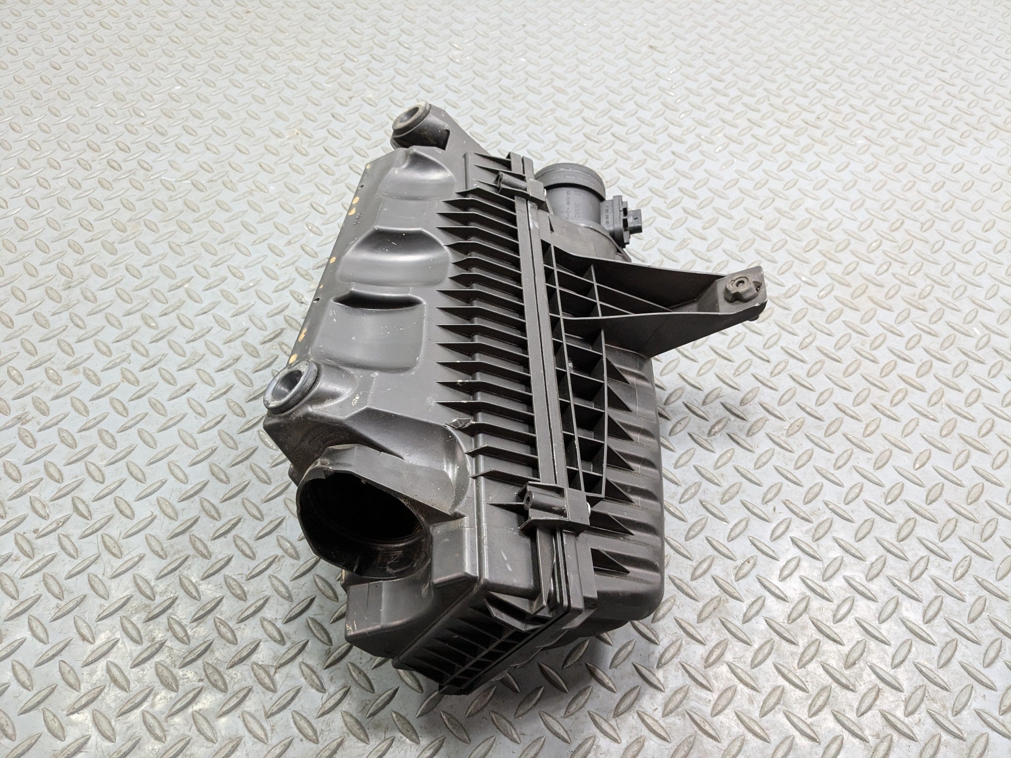 2008 - 2014 MINI COOPER OEM AIR CLEANER FILTER INTAKE BOX HOUSING ASSEMBLY