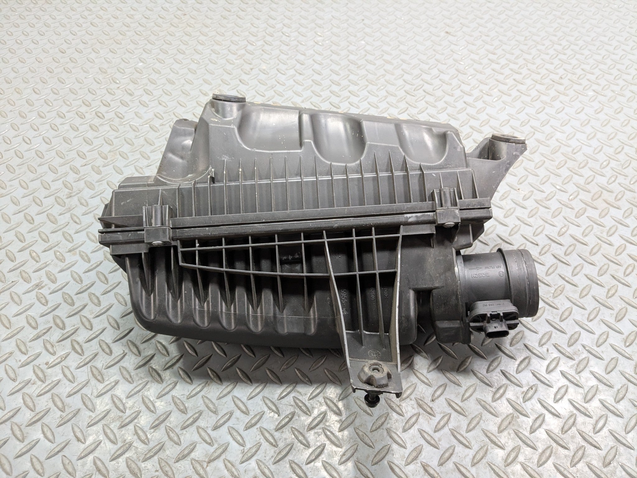 2008 - 2014 MINI COOPER OEM AIR CLEANER FILTER INTAKE BOX HOUSING ASSEMBLY