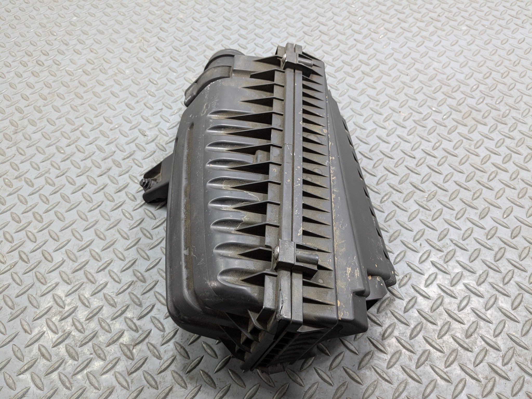 2008 - 2014 MINI COOPER OEM AIR CLEANER FILTER INTAKE BOX HOUSING ASSEMBLY