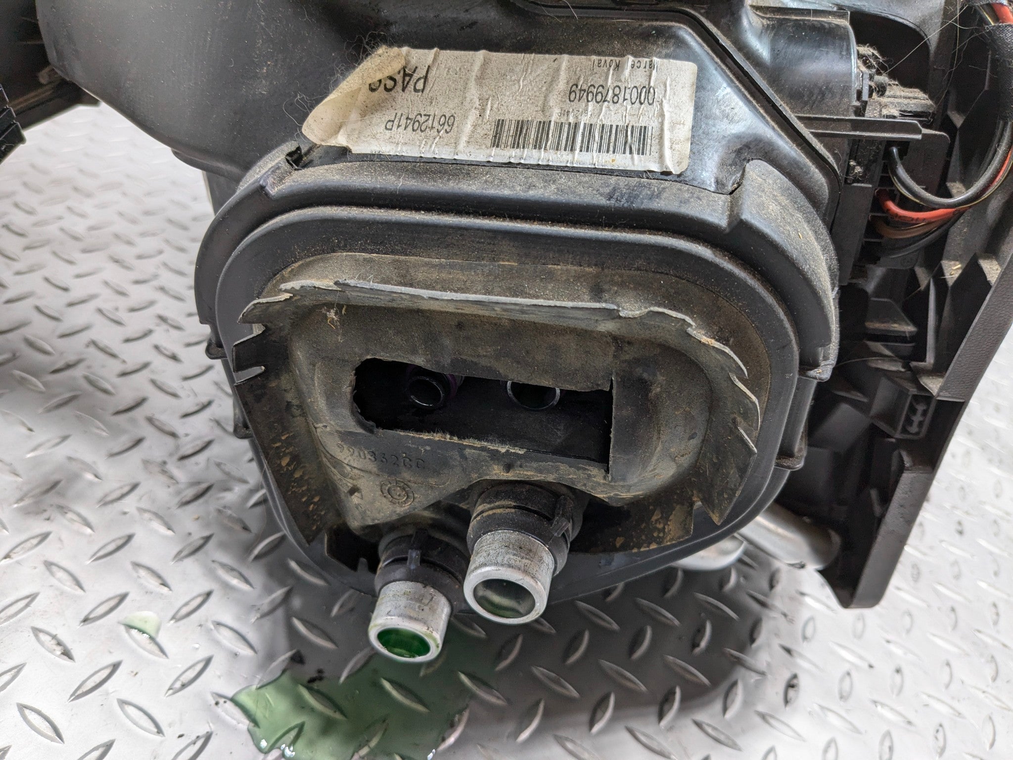 2008 - 2014 MINI COOPER OEM FRONT AC CLIMATE HEATER BLOWER HOUSING ASSEMBLY