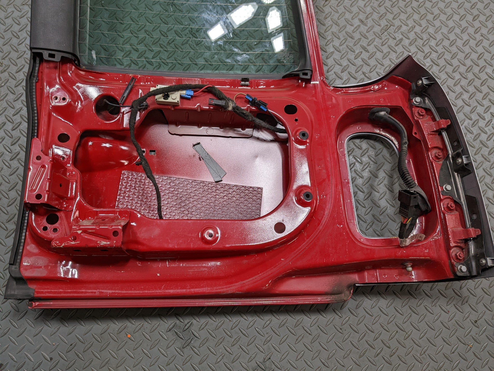 2008 - 2014 MINI COOPER OEM REAR TRUNK BACK SPLIT DOOR SHELL LEFT SIDE PURE RED