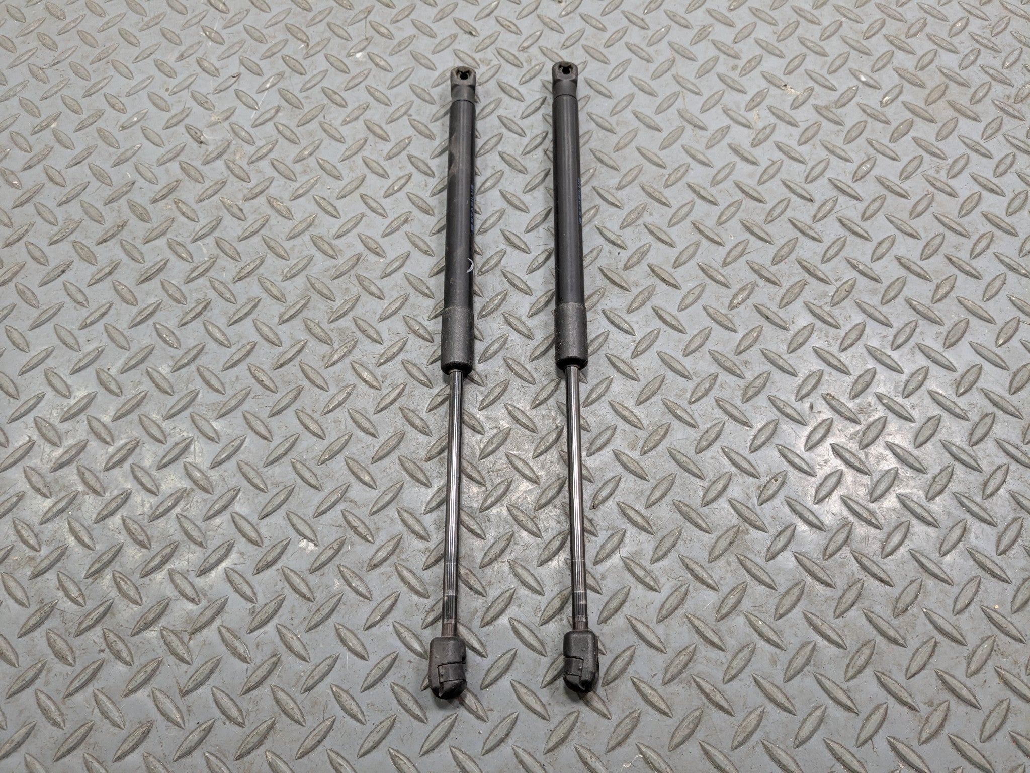 2008 - 2014 MINI COOPER OEM HATCH SUPPORT STRUTS REAR LEFT AND RIGHT SET