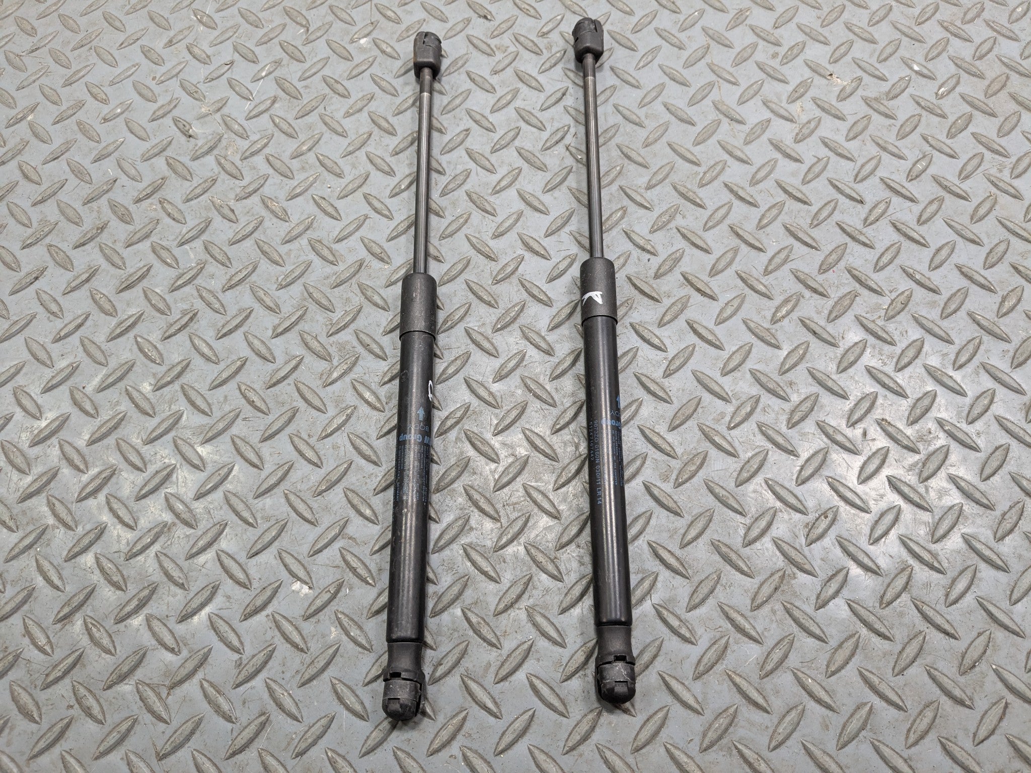 2008 - 2014 MINI COOPER OEM HATCH SUPPORT STRUTS REAR LEFT AND RIGHT SET