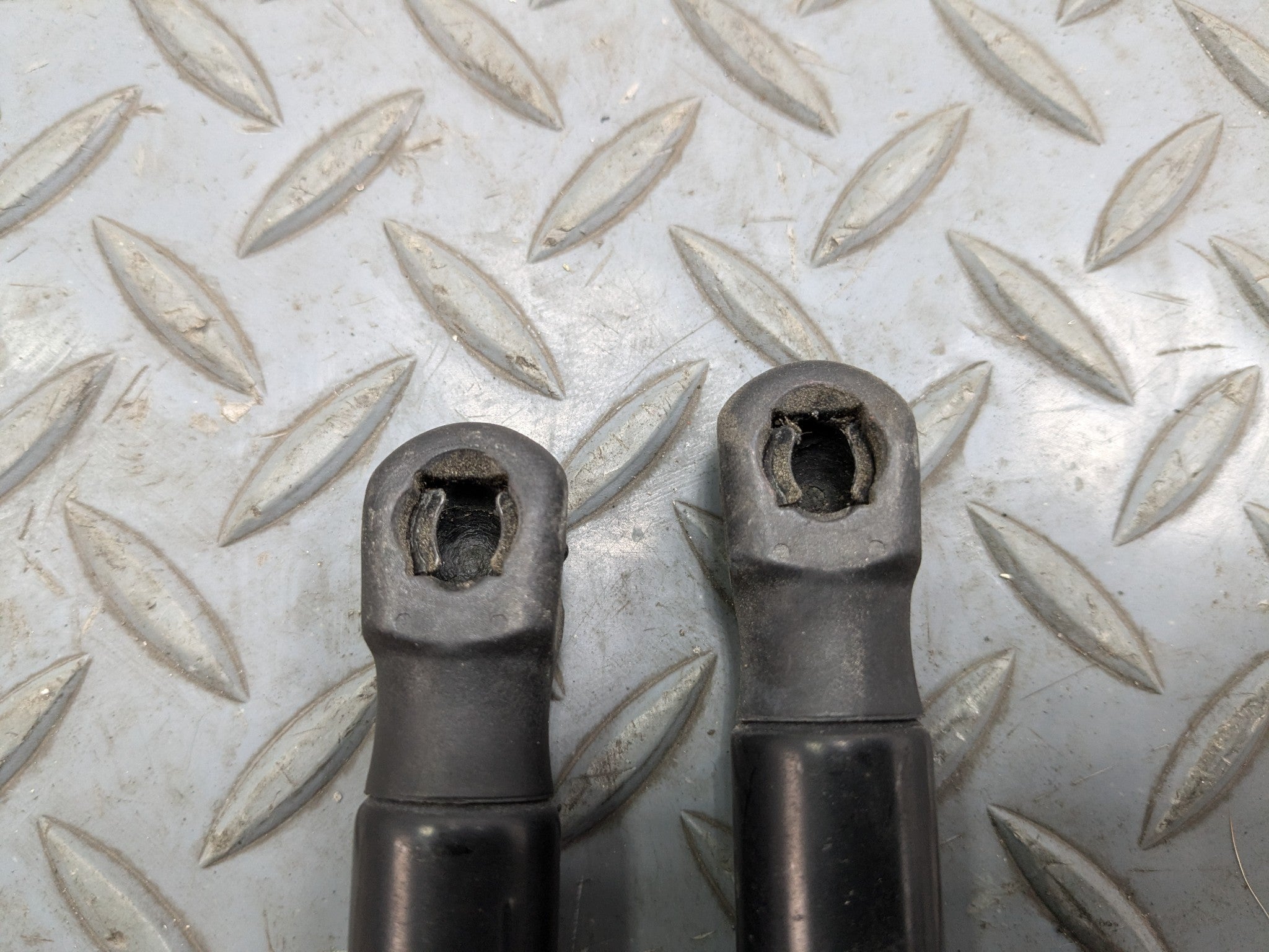 2008 - 2014 MINI COOPER OEM HATCH SUPPORT STRUTS REAR LEFT AND RIGHT SET