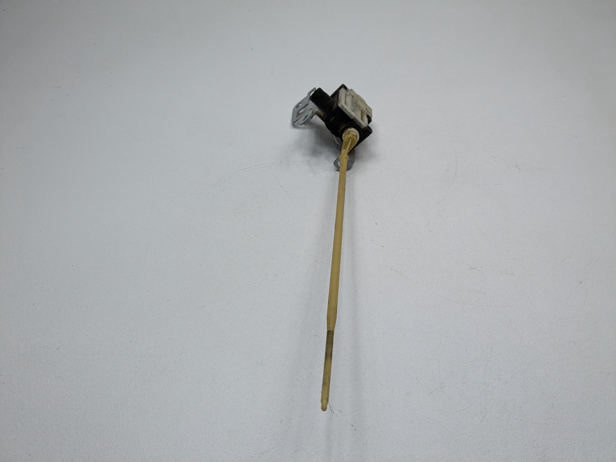 2008 - 2014 MINI COOPER OEM FUEL FLAP RELEASE LOCKING MOTOR ACTUATOR